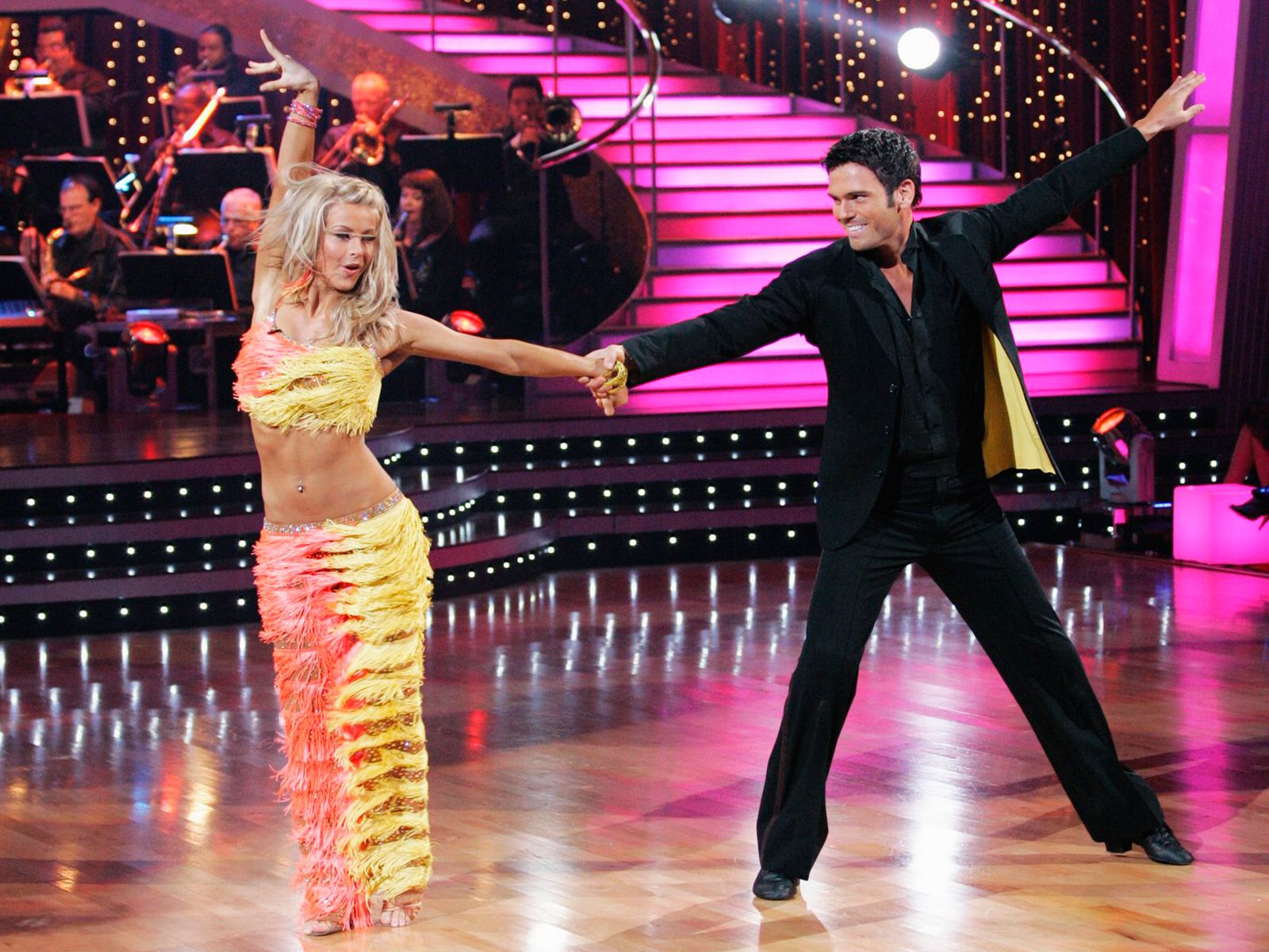 1600x1200 Dancing with the Stars