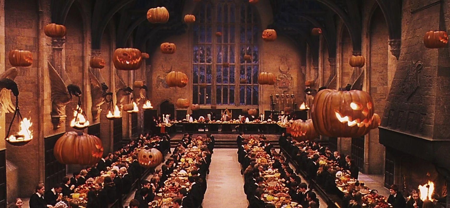 Hình nền Halloween Harry Potter - Hãy thỏa sức khám phá thế giới ma thuật mà không gì có thể thú vị hơn với những hình nền Halloween Harry Potter. Tạo cảm giác ma mị và kỳ bí trên màn hình của bạn ngay hôm nay.