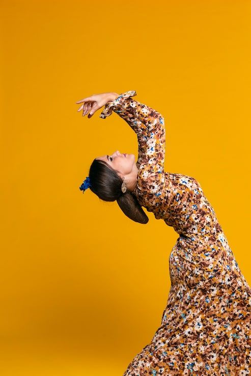 493x740 Flamenco show wallpaper Image