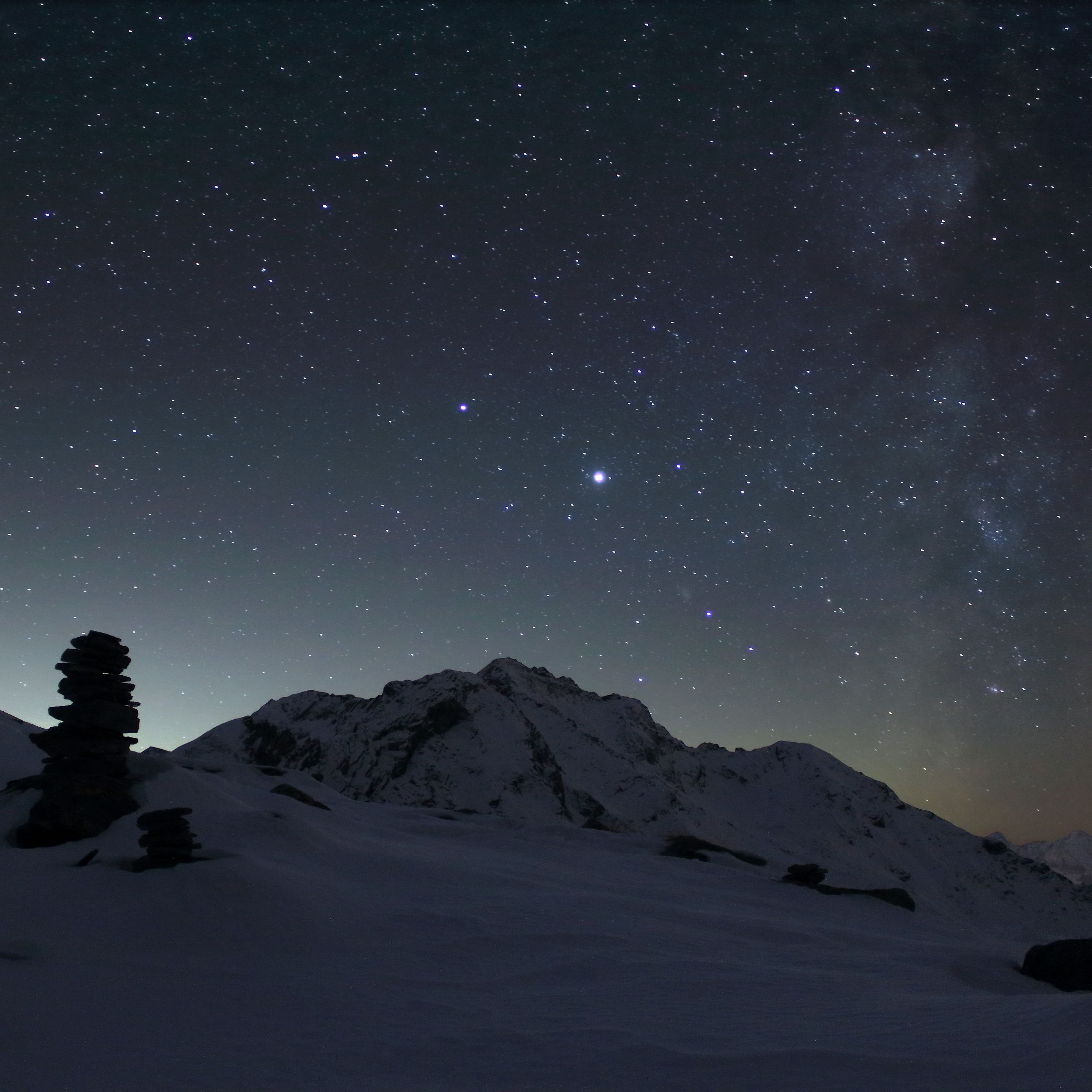 2780x2780 Download wallpaper 2780x2780 mountain, night, snow, starry sky, dark ipad air, ipad air ipad ipad ipad mini ipad mini ipad mini ipad pro 9.7 for parallax HD background