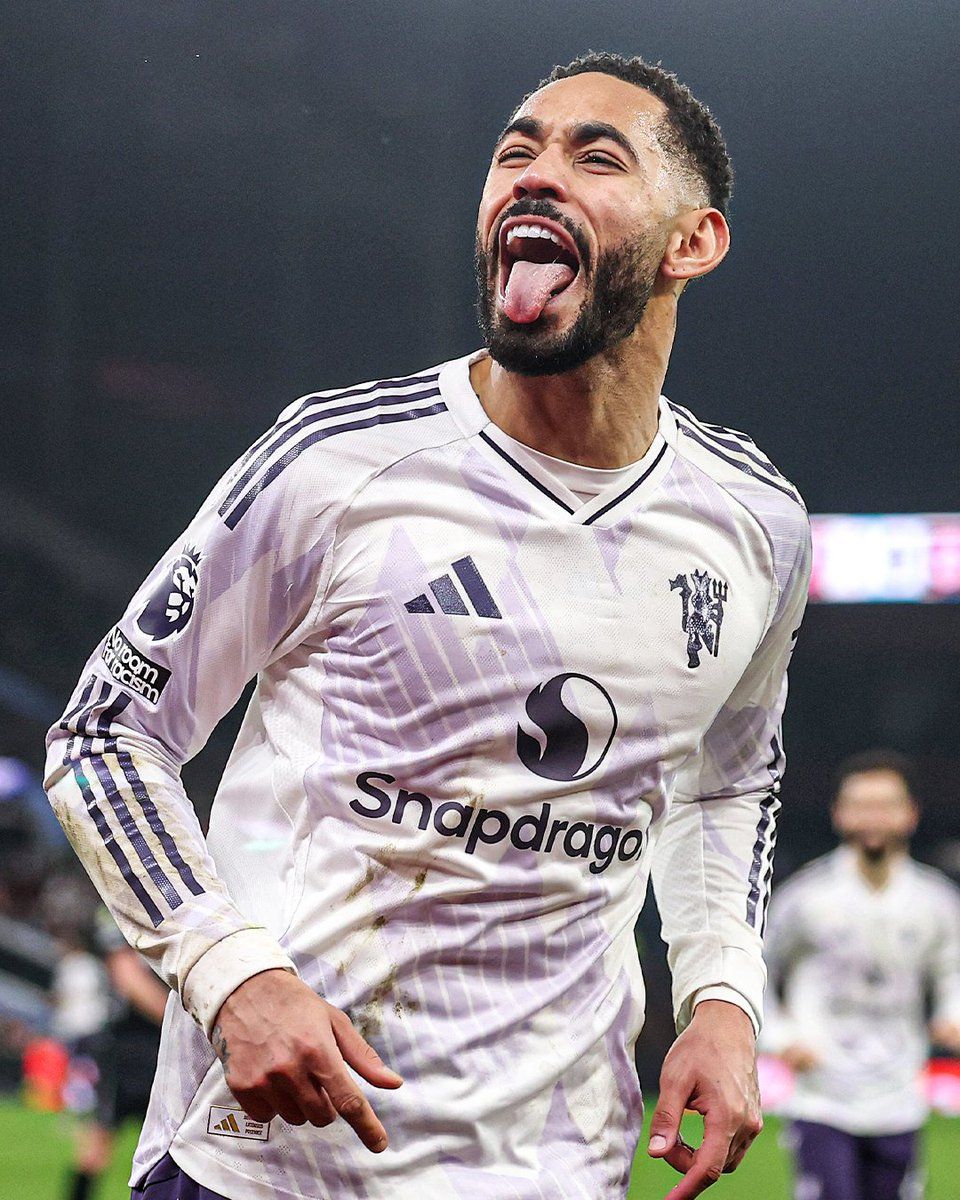 960x1200 Matheus Cunha, who used to play for Aston Villa's rivals Wolves, celebrated hard after bagging for Manchester United at Villa Park