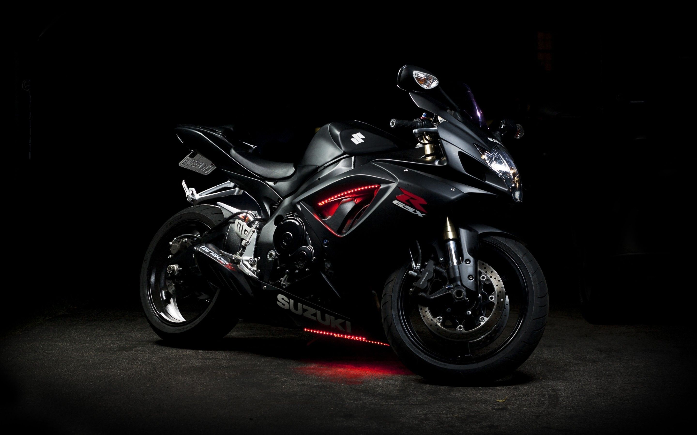 2880x1800 Suzuki GSX R1000 Wallpaper
