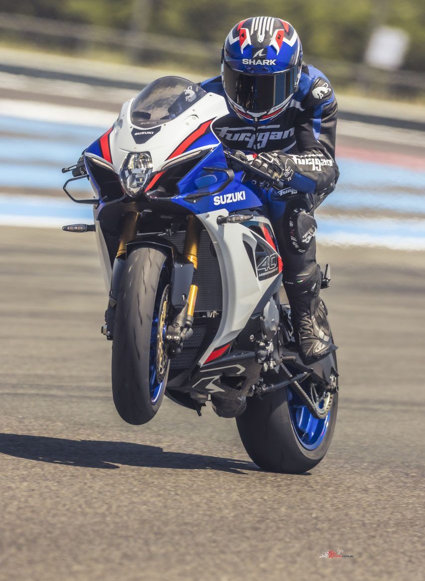 853x1165 Gallery Suzuki GSX R1000R 40th Anniversary