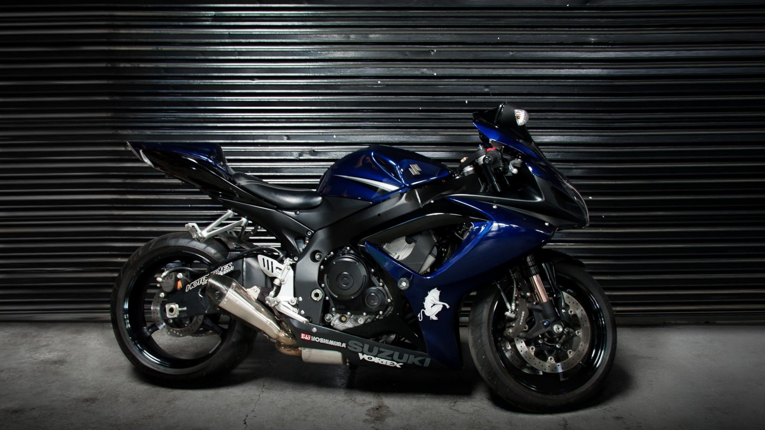 2560x1440 Suzuki GSXR 1000 Wallpaper