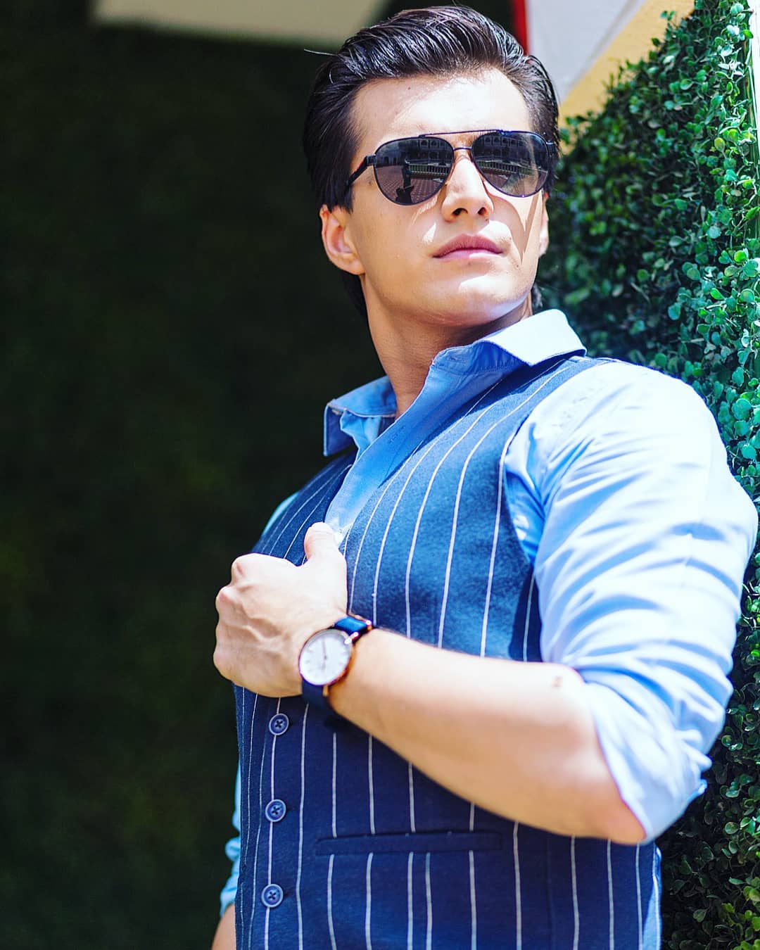 1080x1350 Mohsin Khan Wallpaper