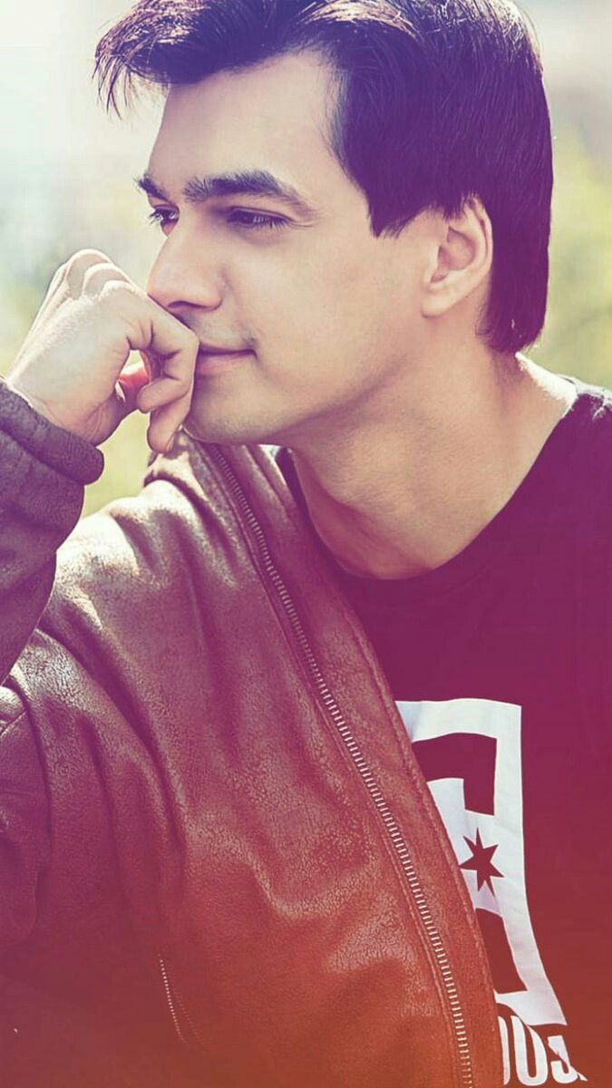 675x1200 Mohsin Khan Wallpaper
