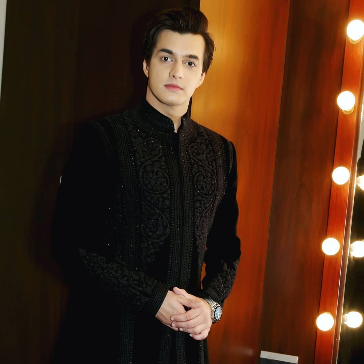 1200x1200 Mohsin Khan Wallpaper