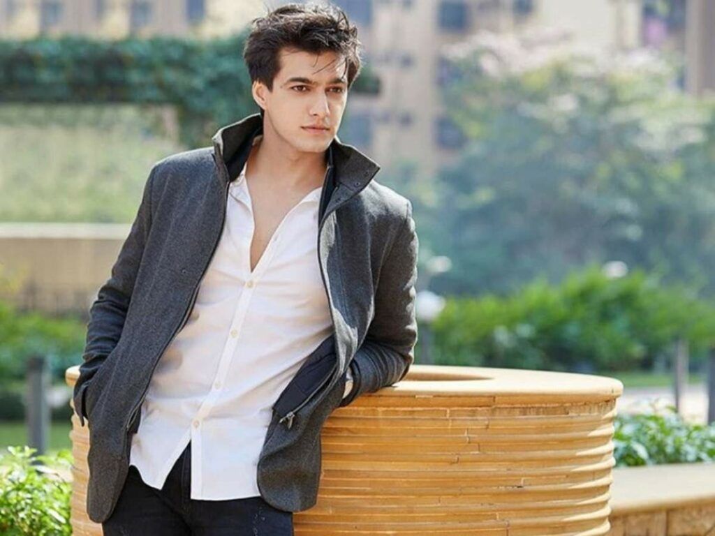 1024x768 Yeh Rishta Kya Kehlata Hai: Mohsin Khan looks dashing in Black