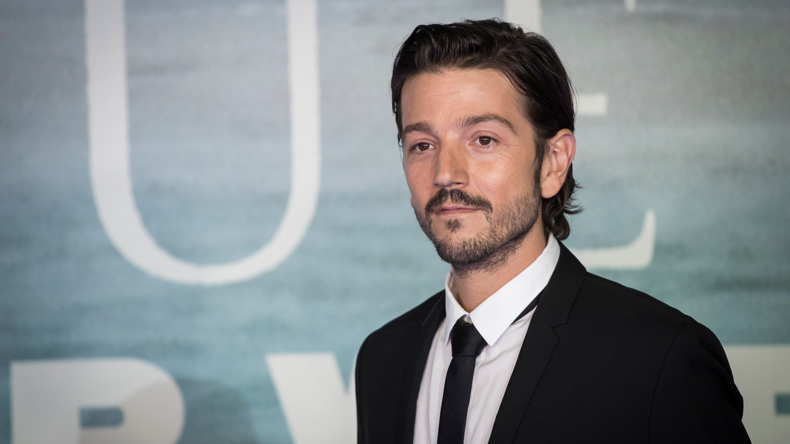 2560x1440 Rogue One' Fan Shares Heartwarming Story About Diego Luna's Accent and Her Father