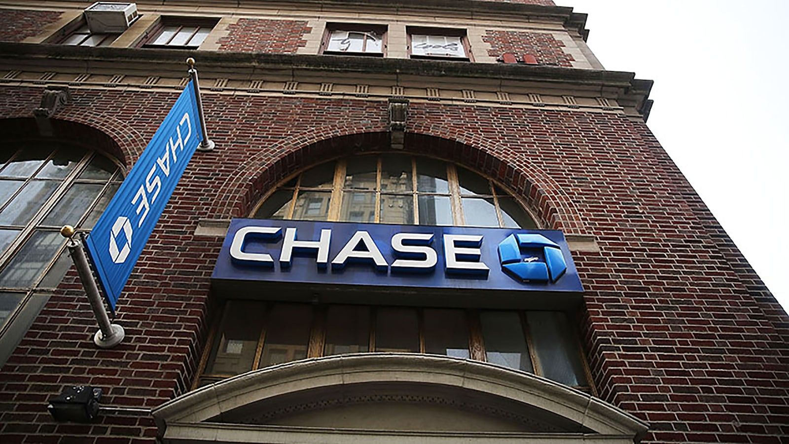 1600x900 What's up with Chase's octagon?