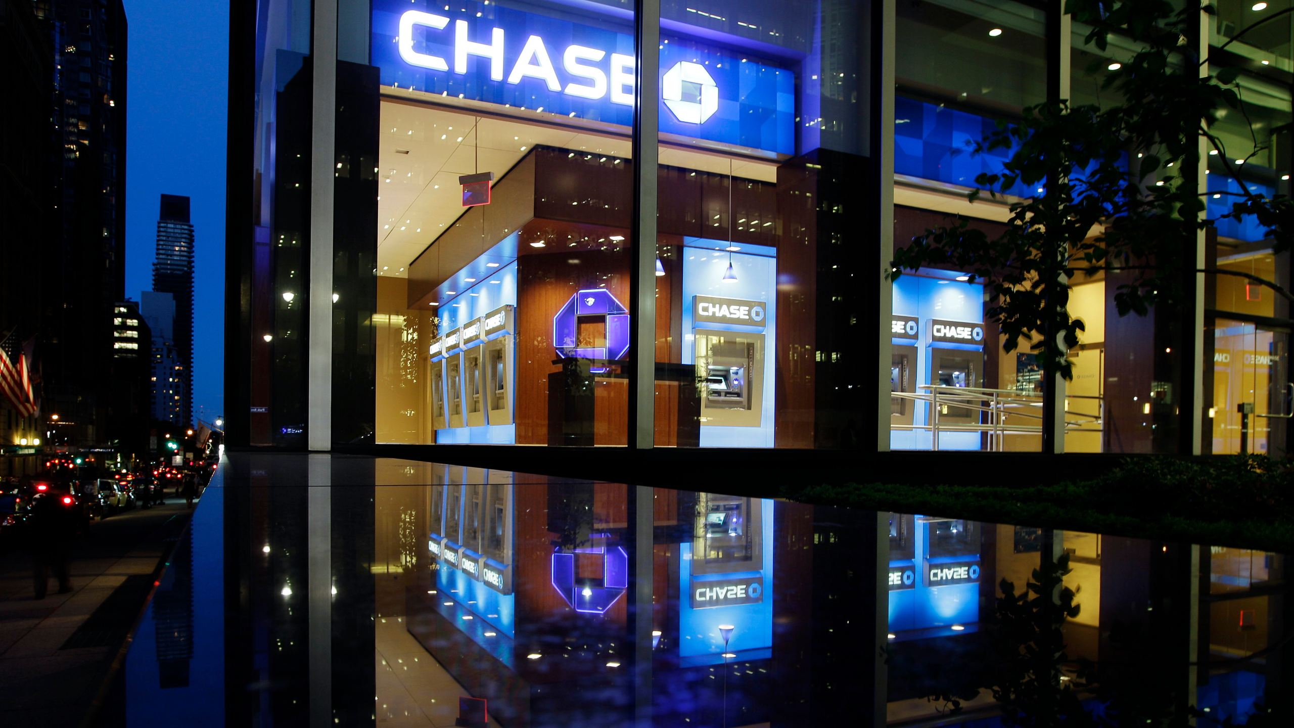 2560x1440 Chase Bank locations to reduce hours or close amid spread of coronavirus