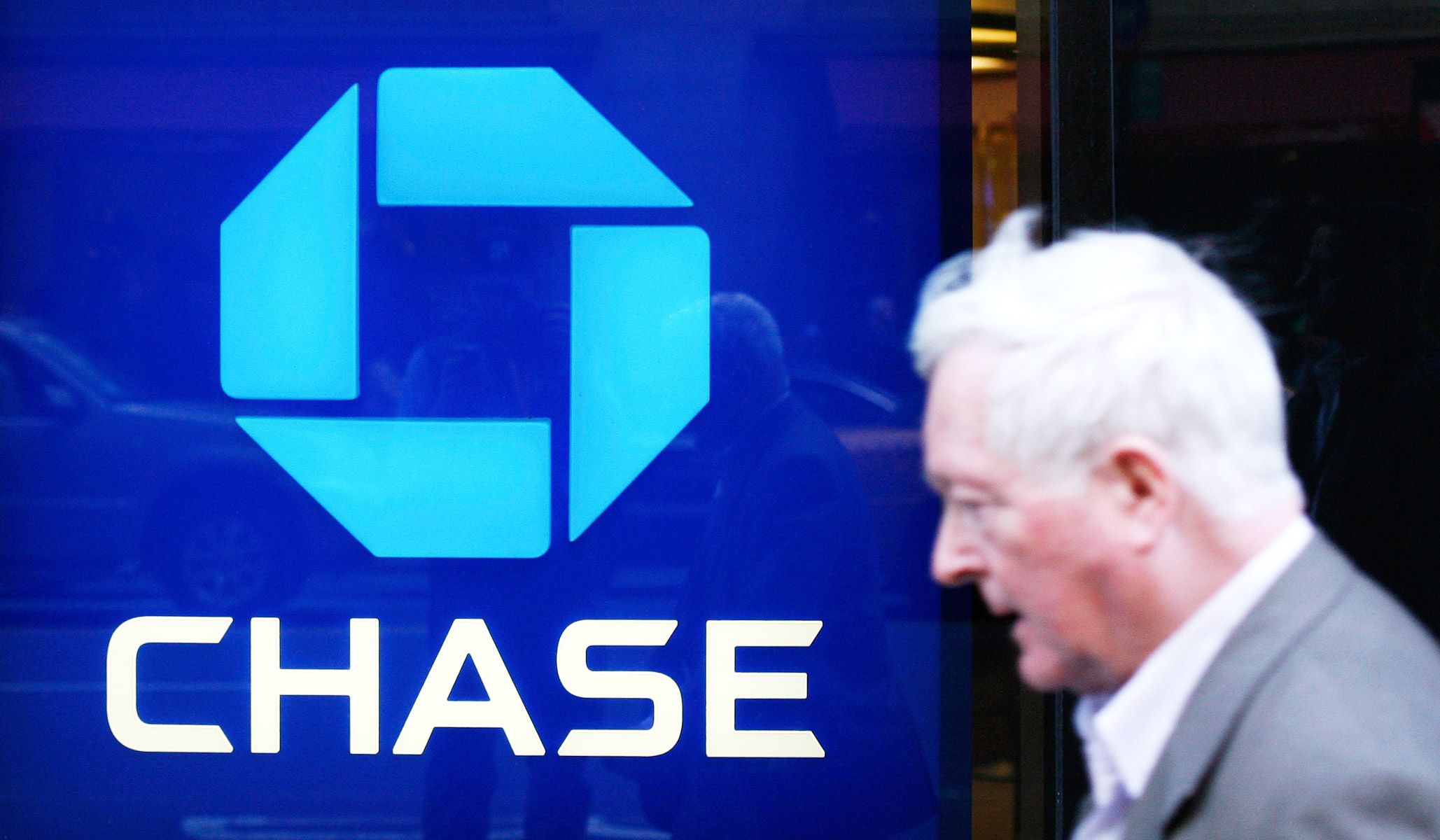 2057x1200 Chase Bank Shuts Down Prominent Conservatives