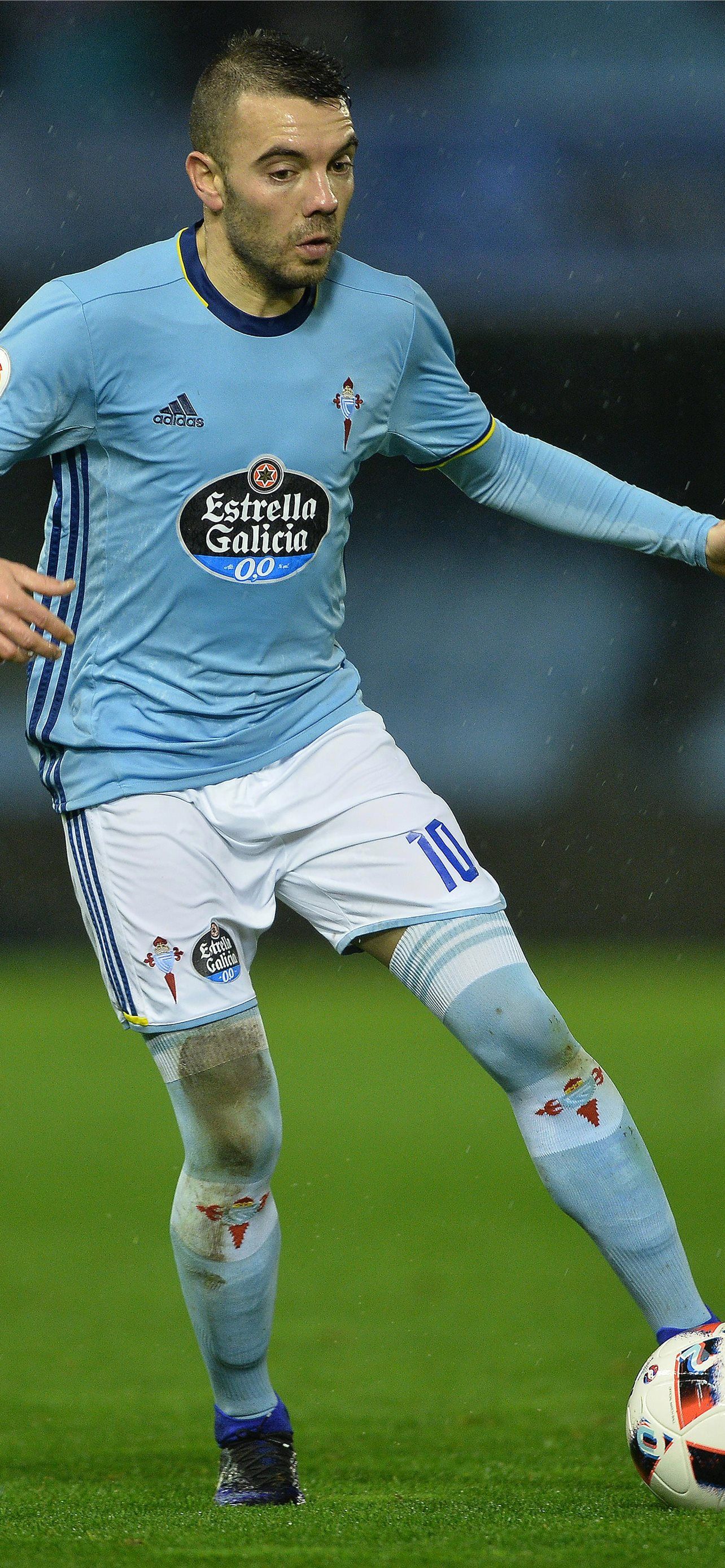 1284x2778 Atletico Madrid line up Liverpool flop Iago Aspas. iPhone Wallpaper Free Download