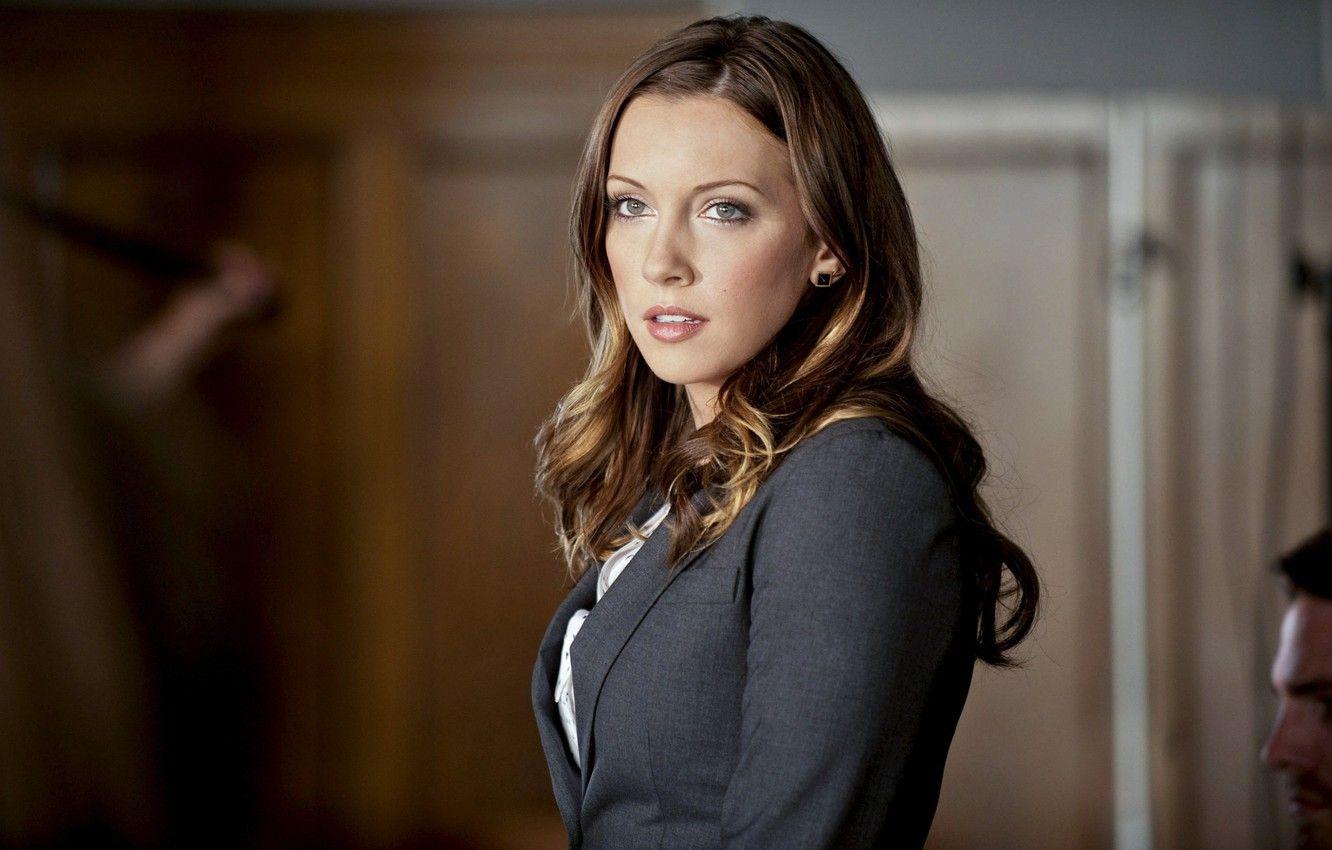 1332x850 Wallpaper The series, Arrow, Arrow, Katie Cassidy, Laurel Lance