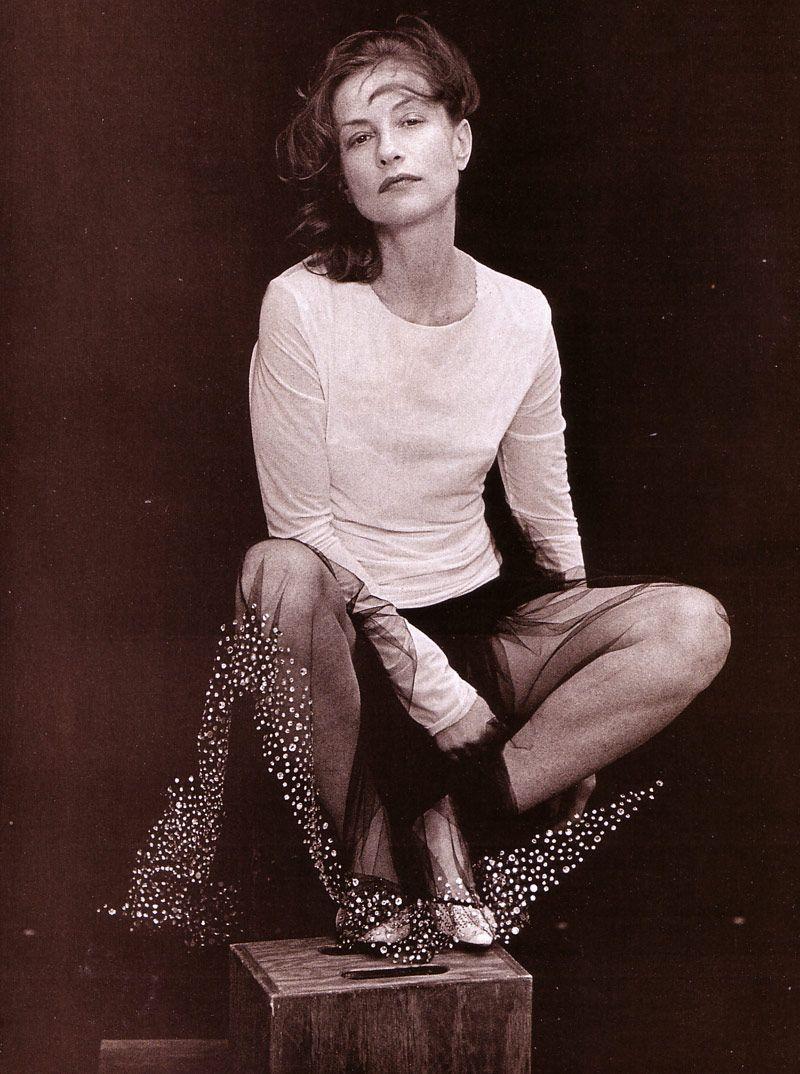 800x1074 Isabelle Huppert Wallpaper