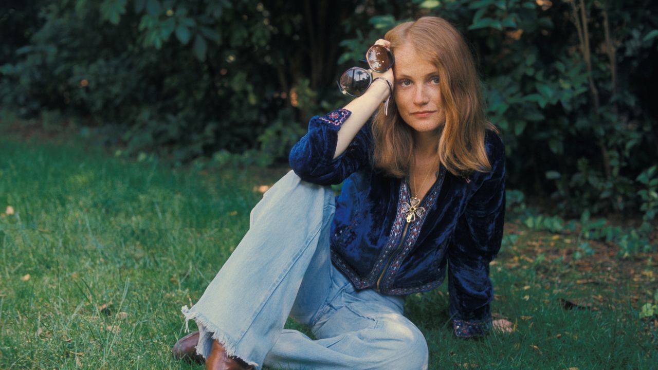1280x720 Exquisite Old Picture of Isabelle Huppert, One of France's Greatest Stars