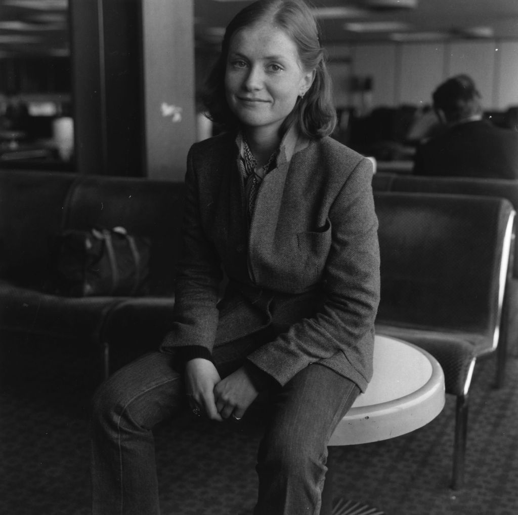 1024x1017 Exquisite Old Picture of Isabelle Huppert, One of France's Greatest Stars