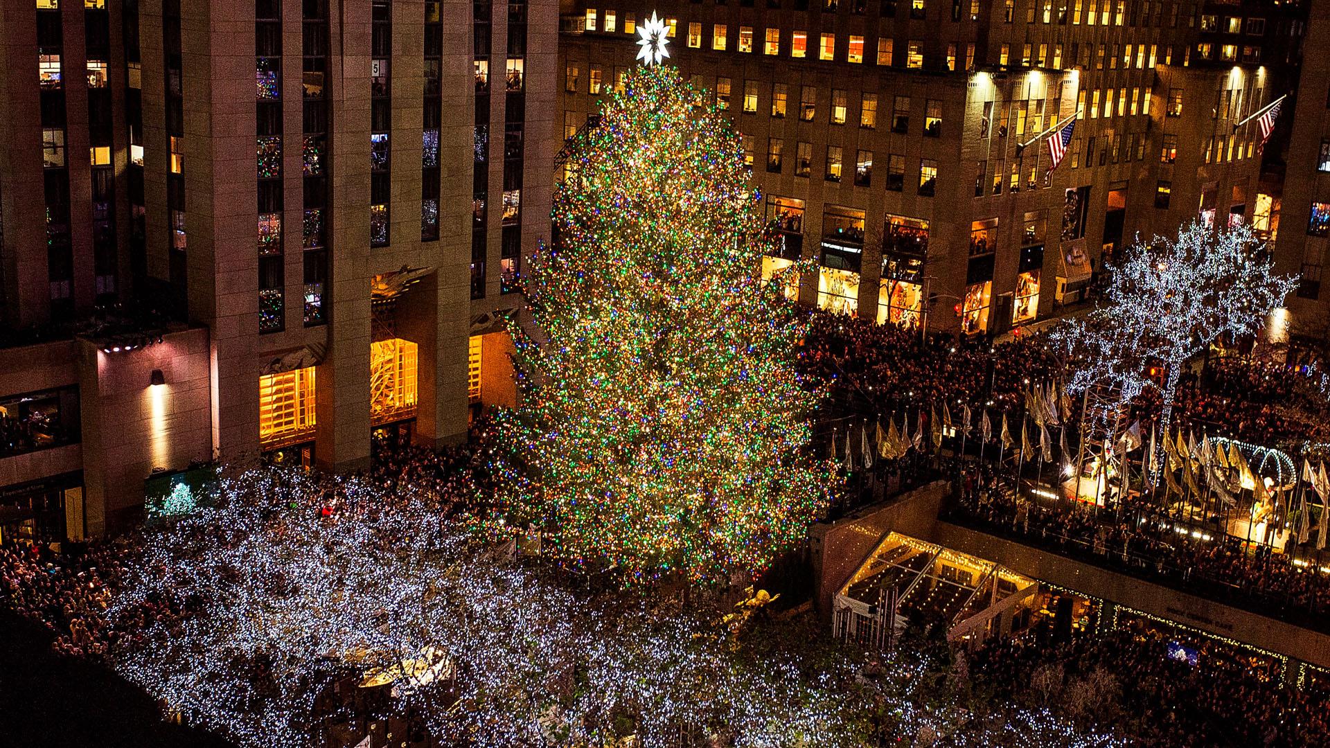 1920x1080 From backyard to concrete jungle: Journey of the 30 Rock Christmas tree