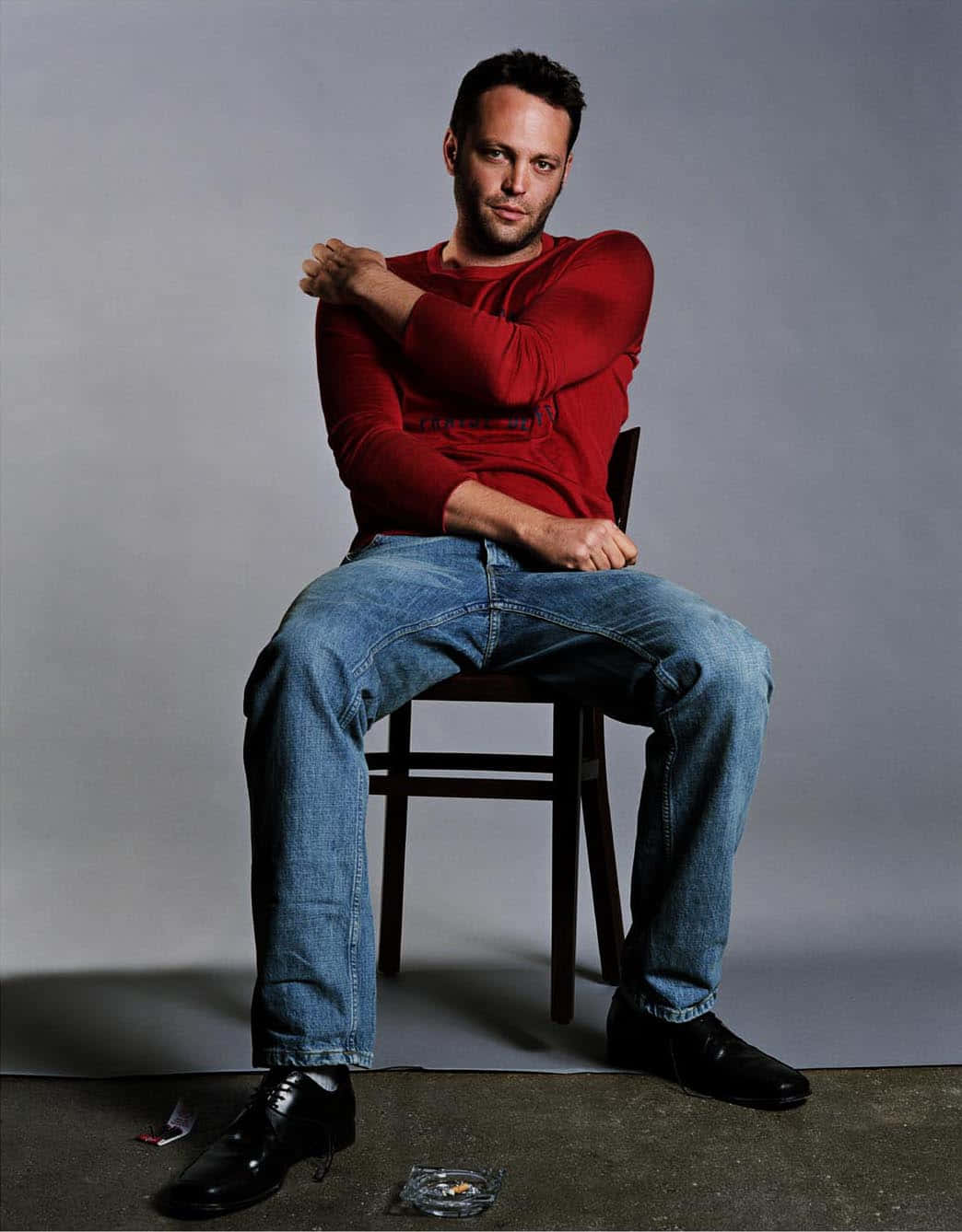 1044x1338 Download Vince Vaughn striking a pose in a stylish suit. Wallpaper