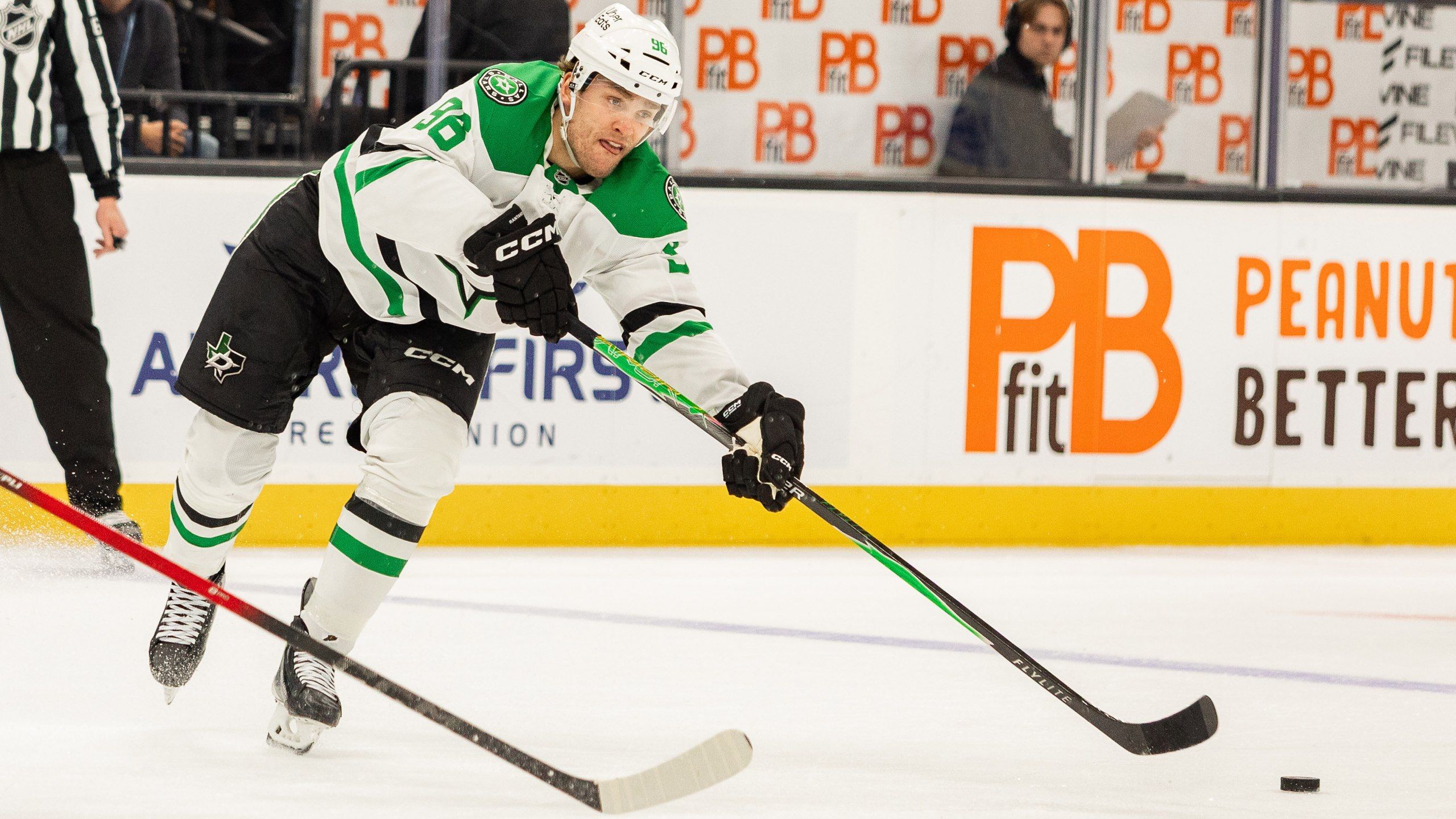 2560x1440 Mikko Rantanen will miss at least 2 weeks for the Dallas Stars after getting hurt in the Olympics