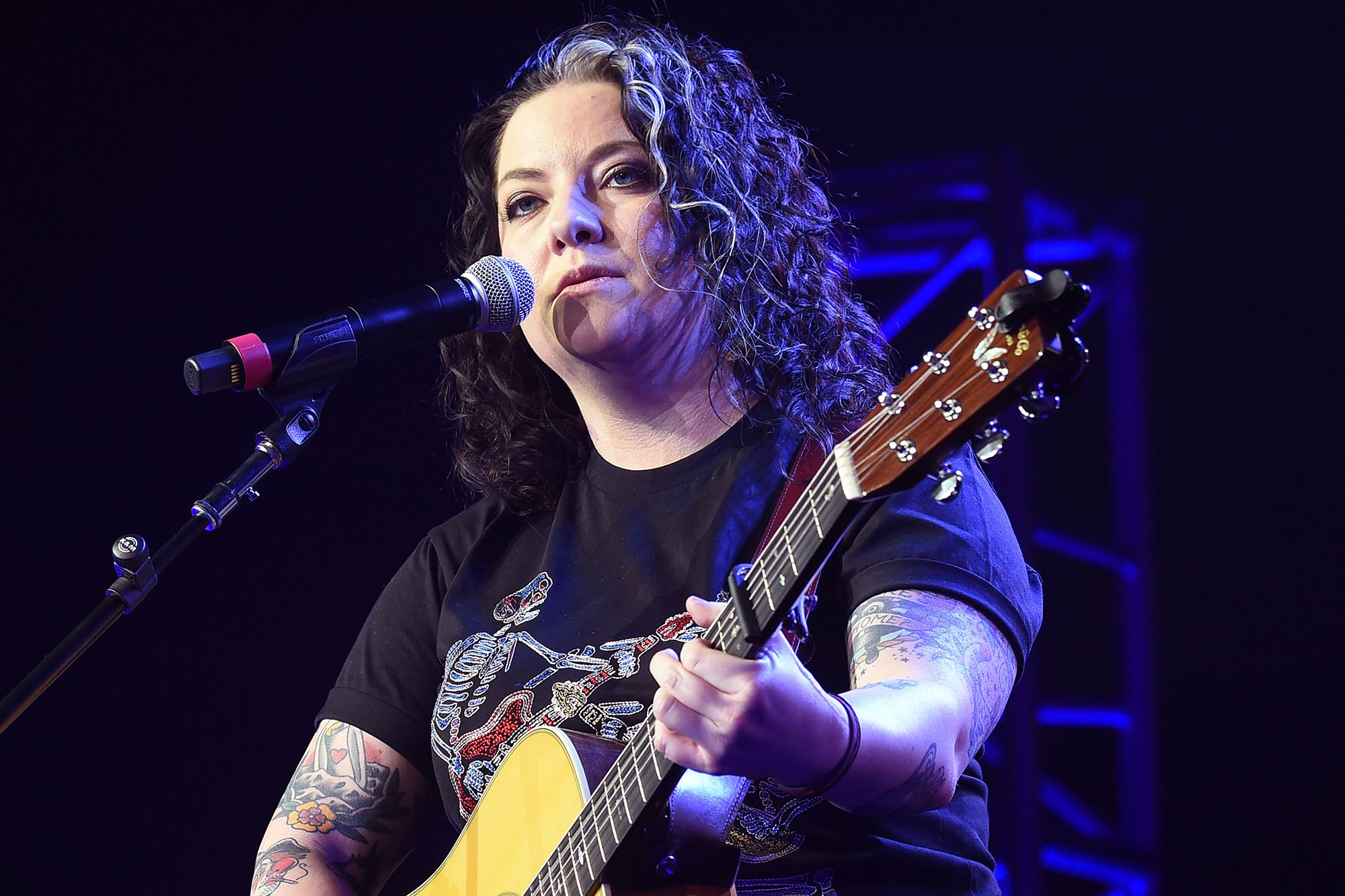 2000x1333 Ashley McBryde Wallpaper