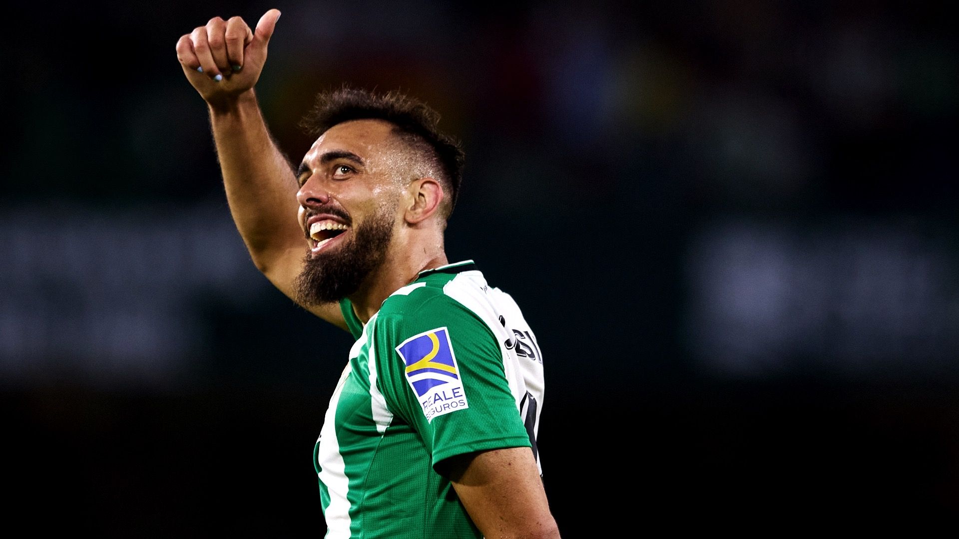 1920x1080 Borja Iglesias y su precioso mensaje a los jugadores del Elche tras la victoria del Betis en el Martínez Valero. DAZN News ES
