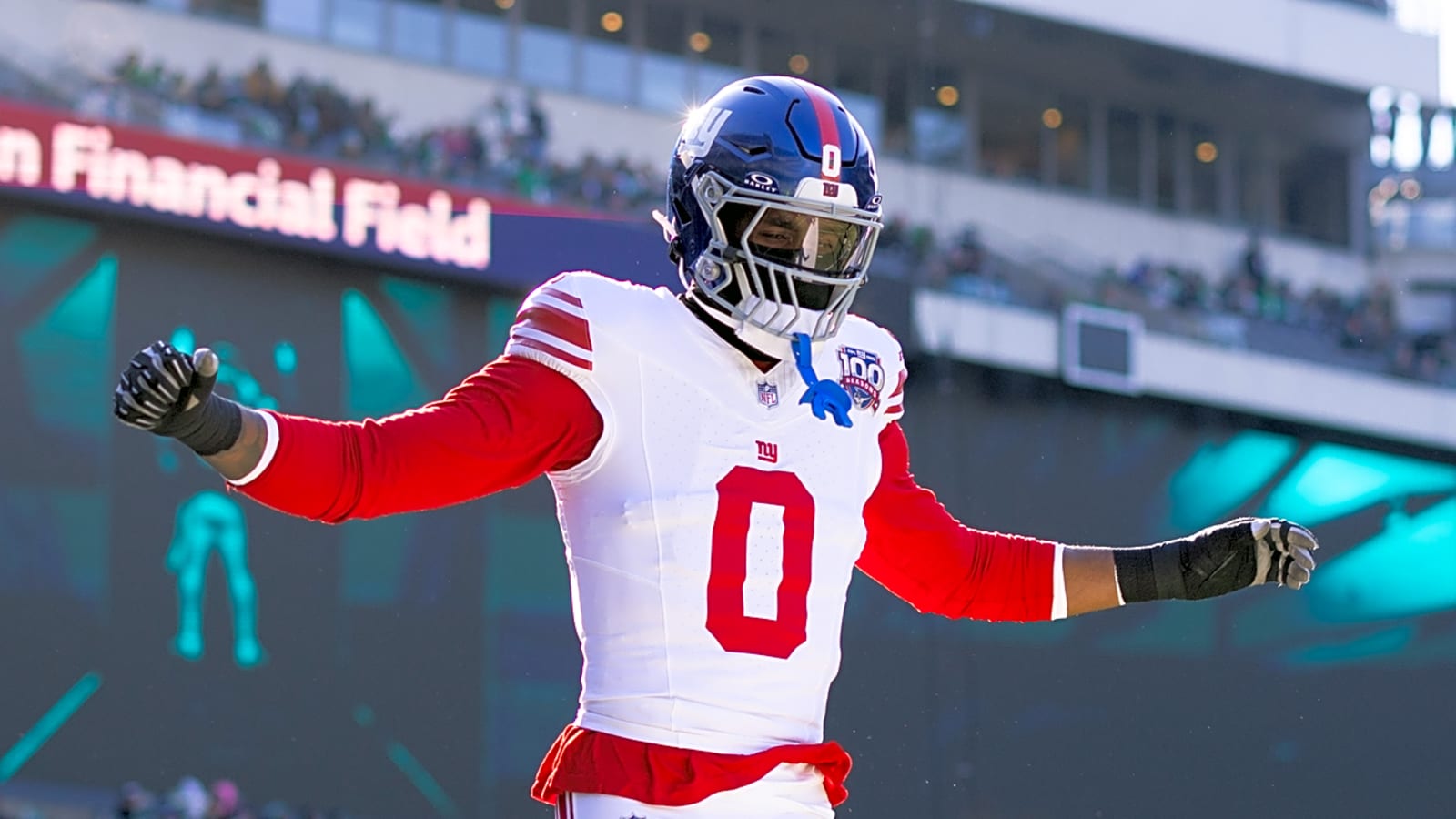 1600x900 Giants Restructuring OLB Brian Burns
