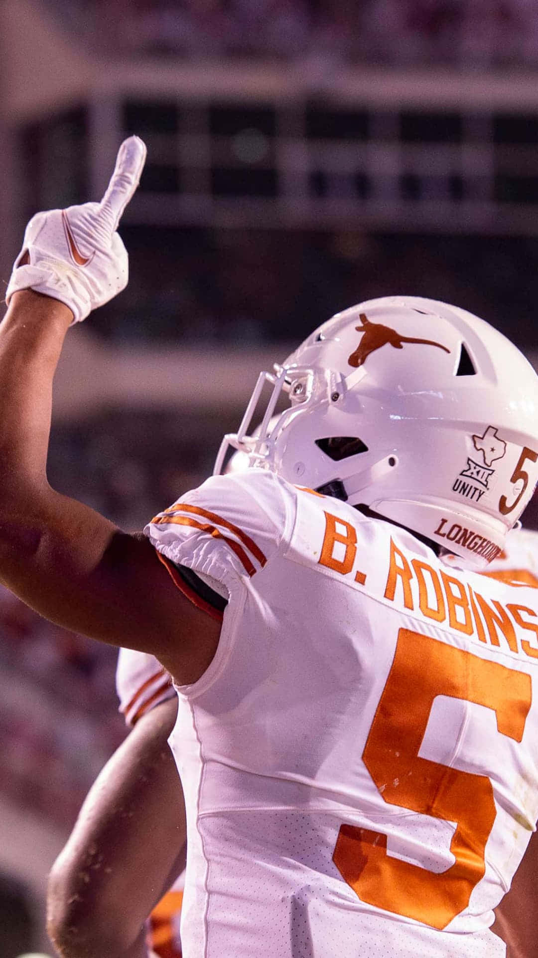 1080x1920 Download Bijan Robinson Texas Longhorns Celebration Wallpaper
