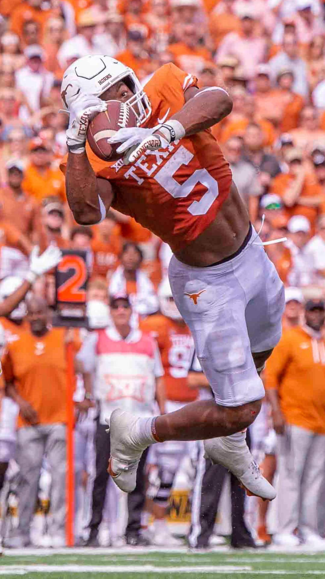 1080x1920 – Bijan Robinson