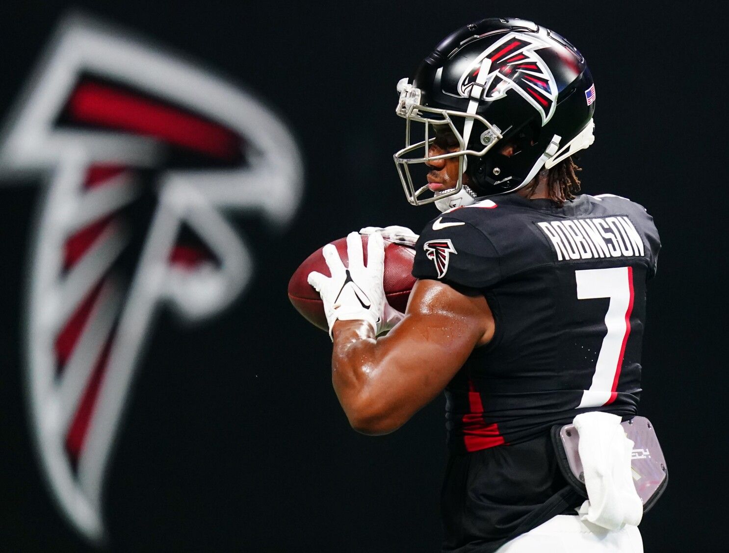 1486x1128 Bijan Robinson Felt Awesome With 12 Yard Run, One Handed Catch In Preseason Debut