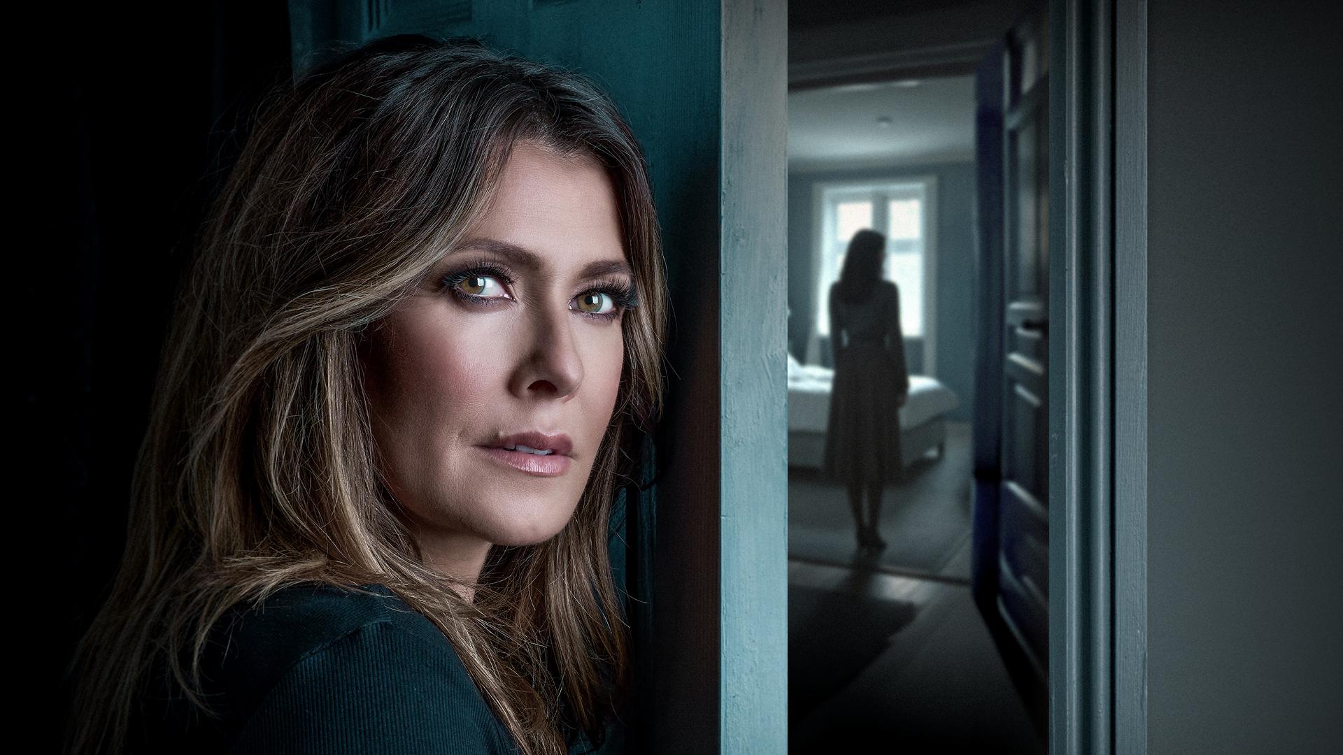 1920x1080 Kym Marsh on the stage production of Single White Female. Great British Life