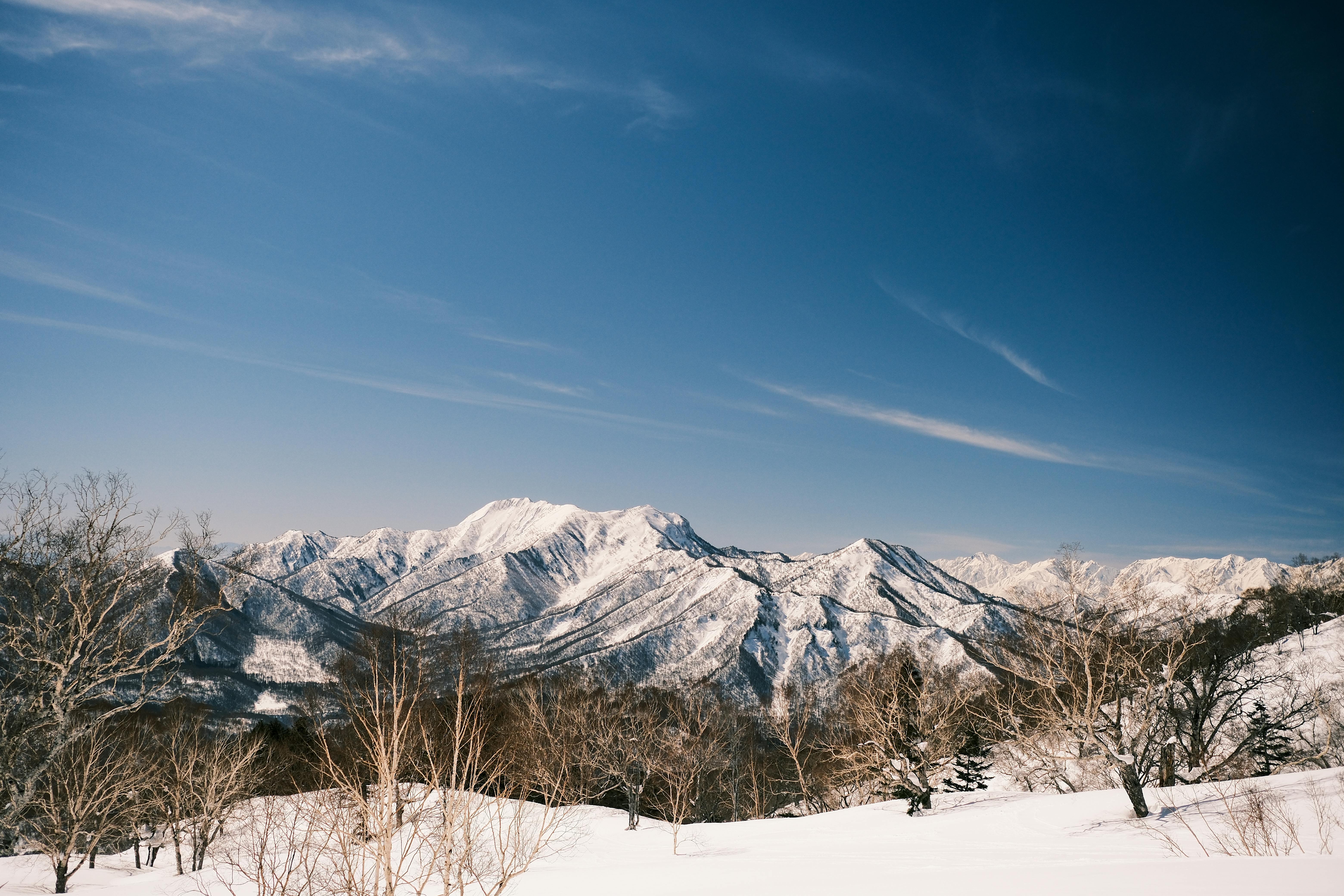 6240x4160 Snowy Japanese Alps on a Clear Winter Day · Free