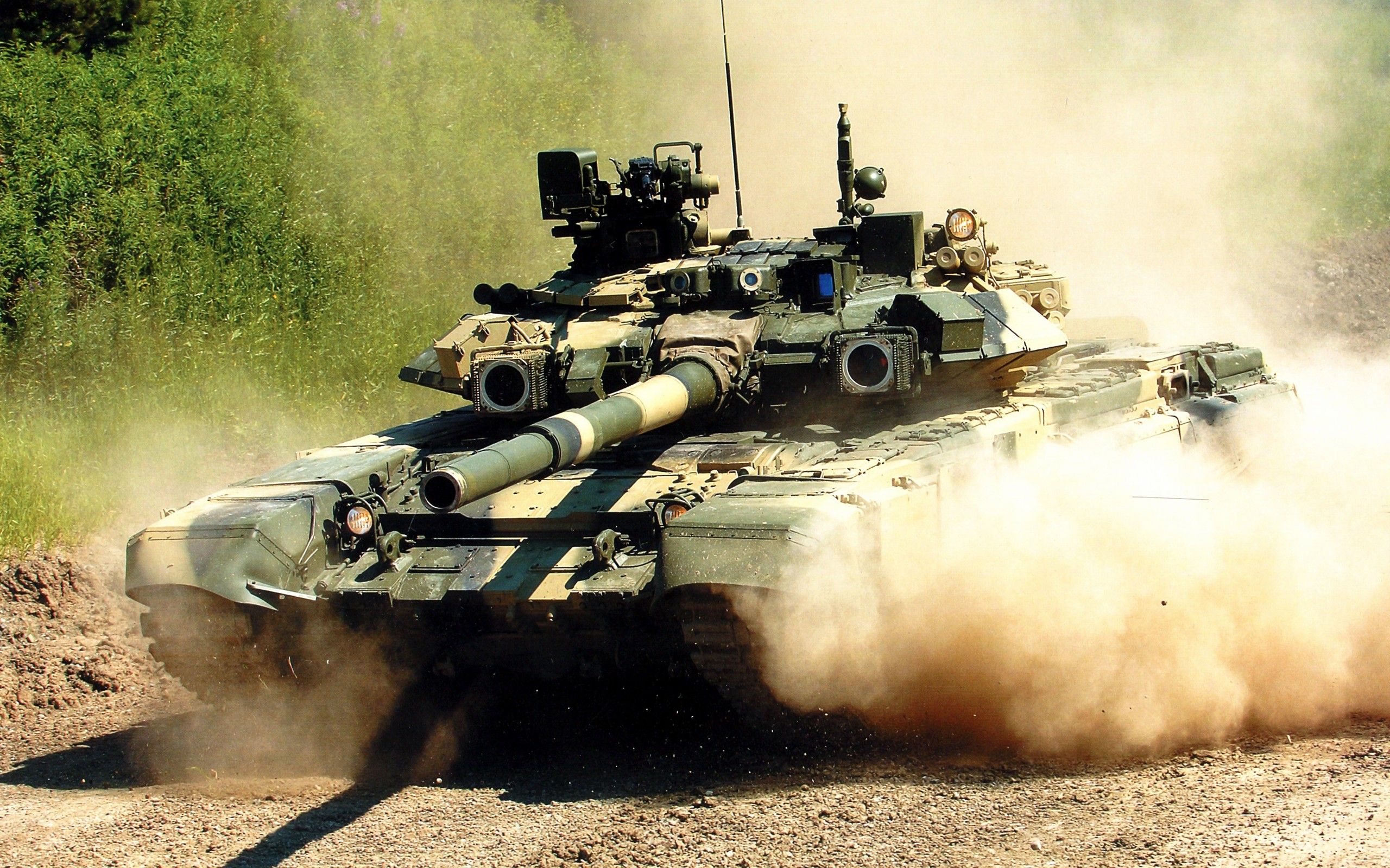 2560x1600 T 90 Tank: Stunning 4K Ultra HD Military Wallpaperx3744