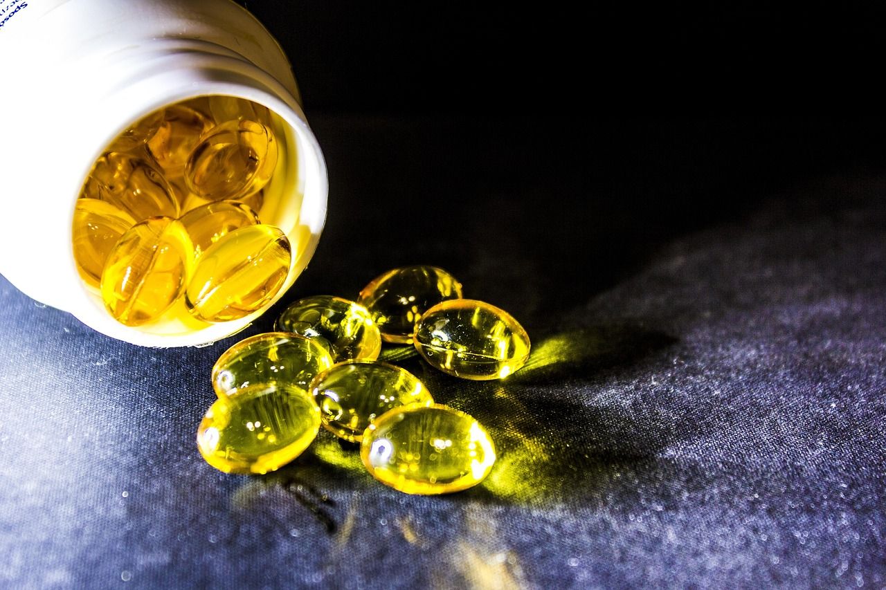 1280x853 Free Omega 3 Capsules & Medicine Image