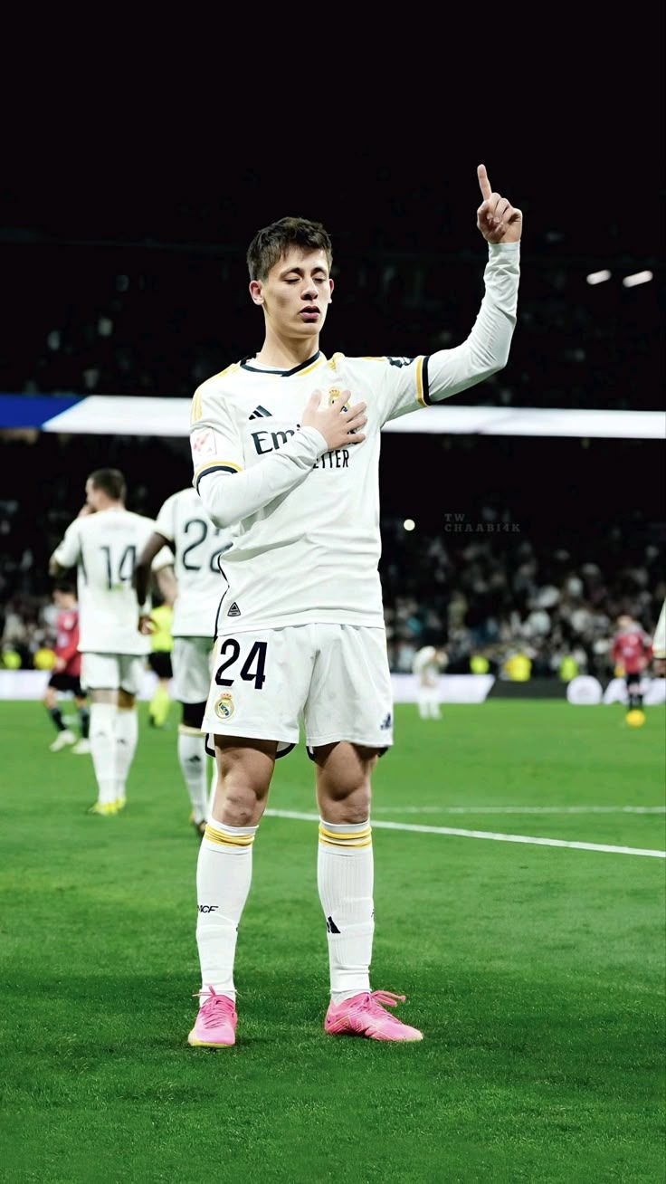736x1308 Arda Güler wallpaper