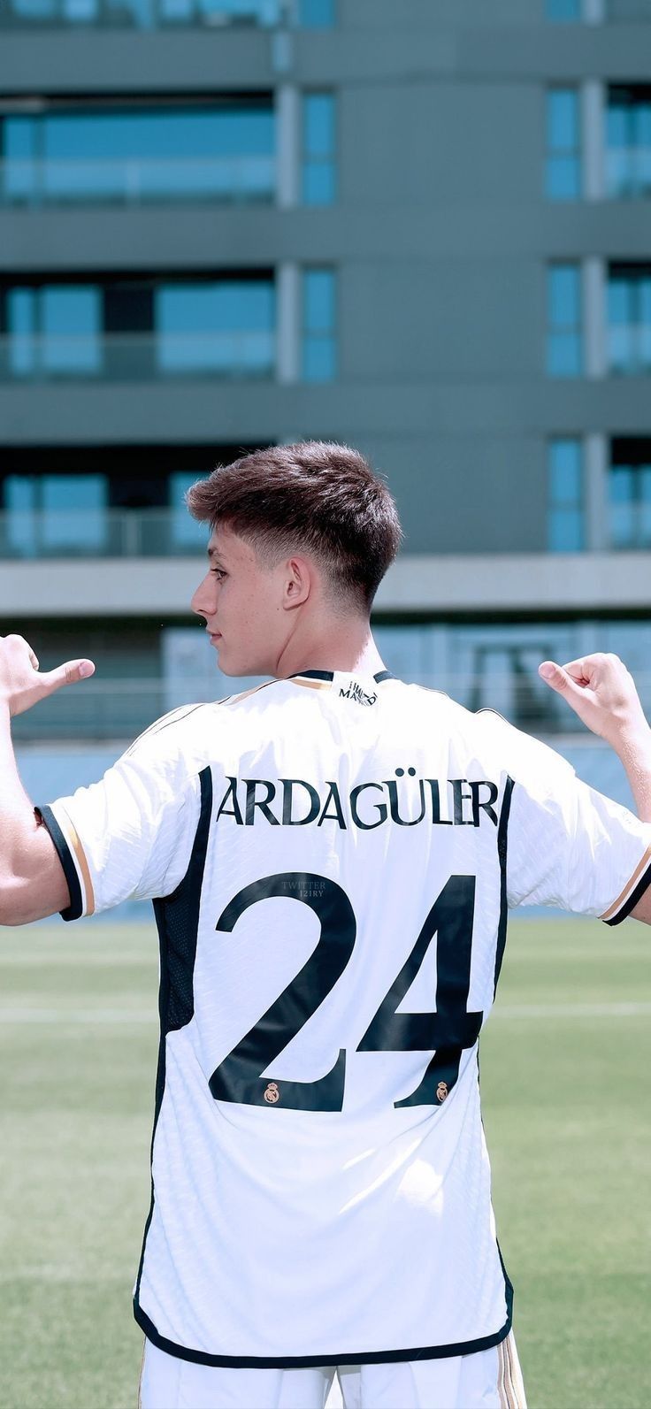 736x1593 Arda Guler Real Madrid Wallpaper