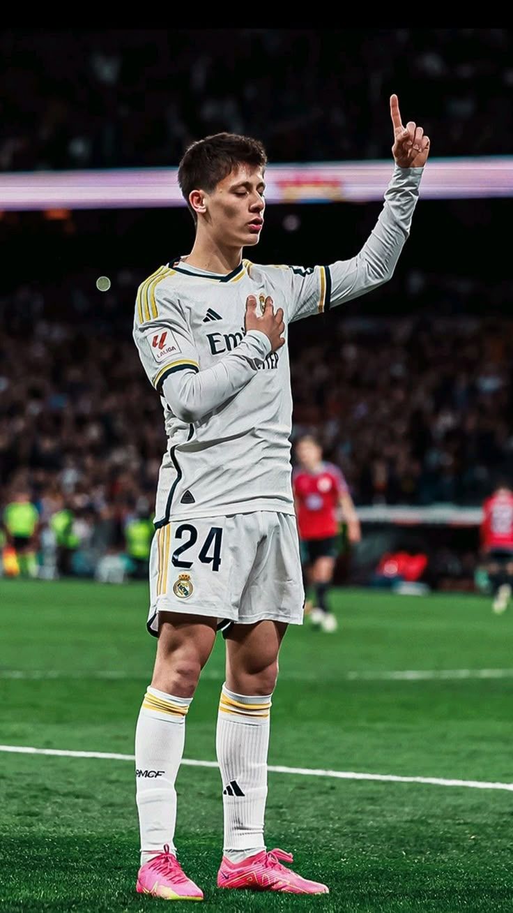 736x1308 arda guler. Soccer players, Soccer picture, Real madrid wallpaper