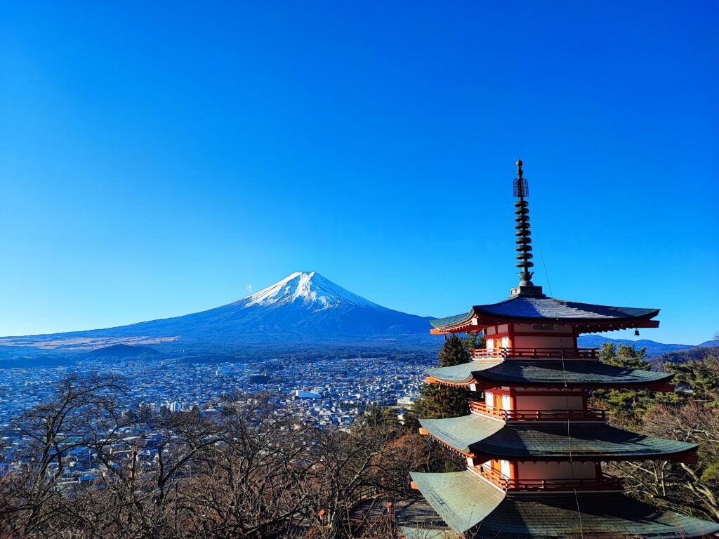 1024x768 Looking for the most famous view in Japan? This is it: Arakurayama Sengen Park & Chureito Pagoda