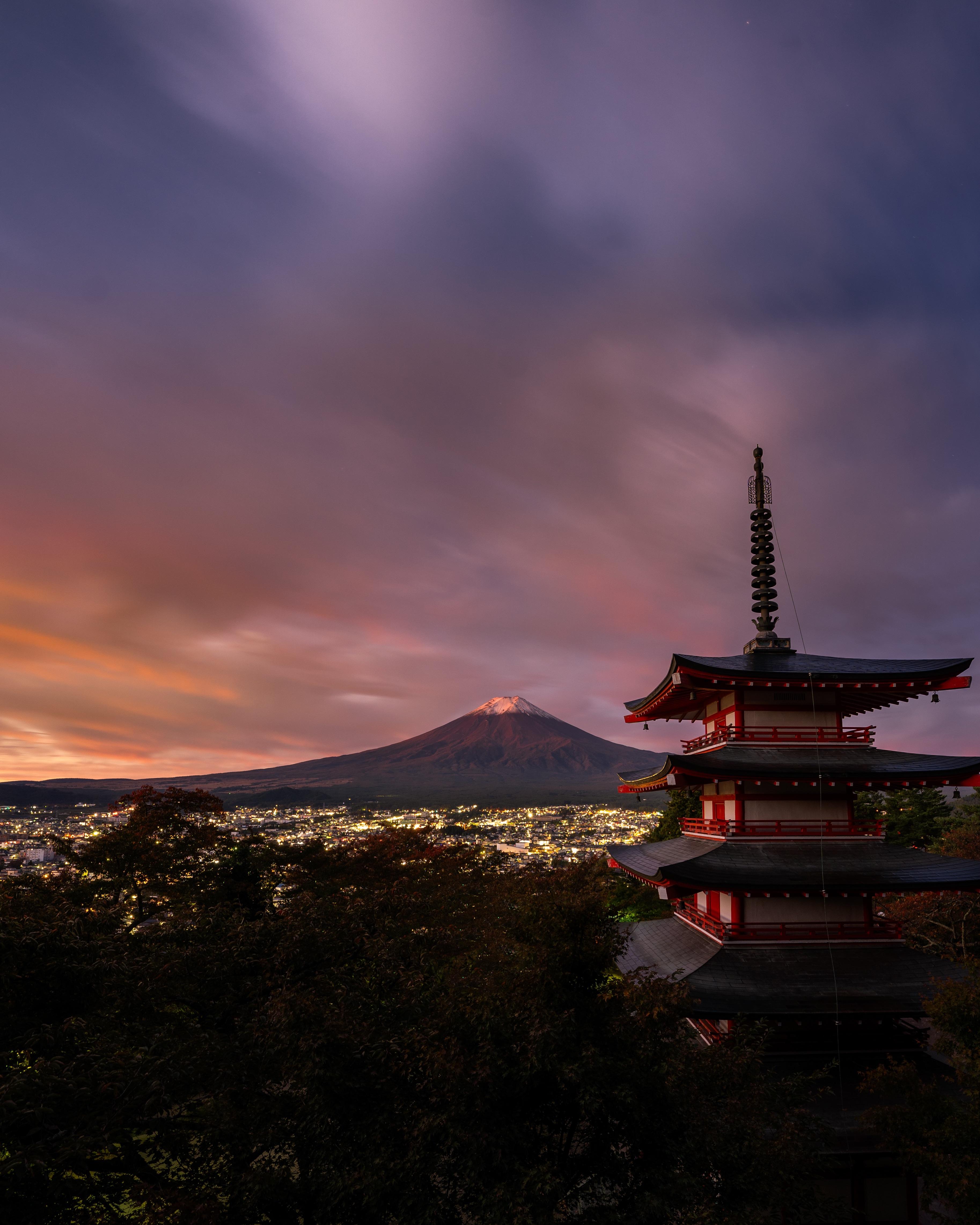 3653x4565 ITAP of Chureito Pagoda in Japan