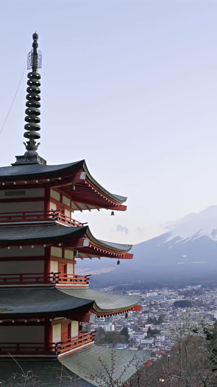 720x1280 Mount fuji, chureito pagoda in autumn