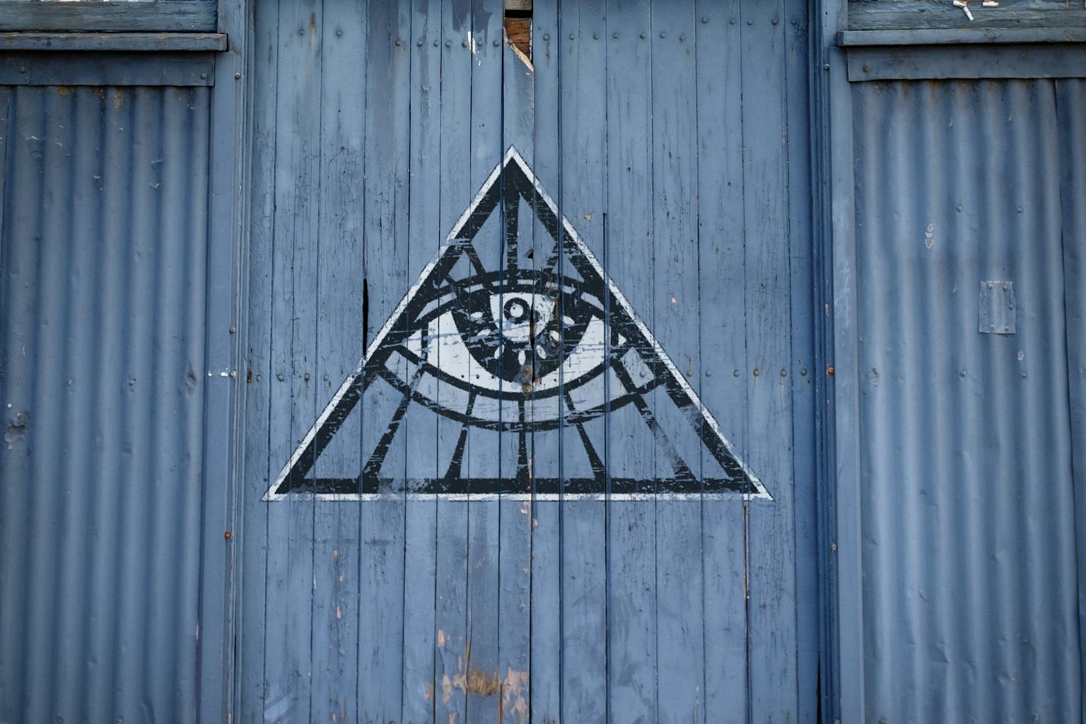 1536x1024 How to spot a conspiracy theory