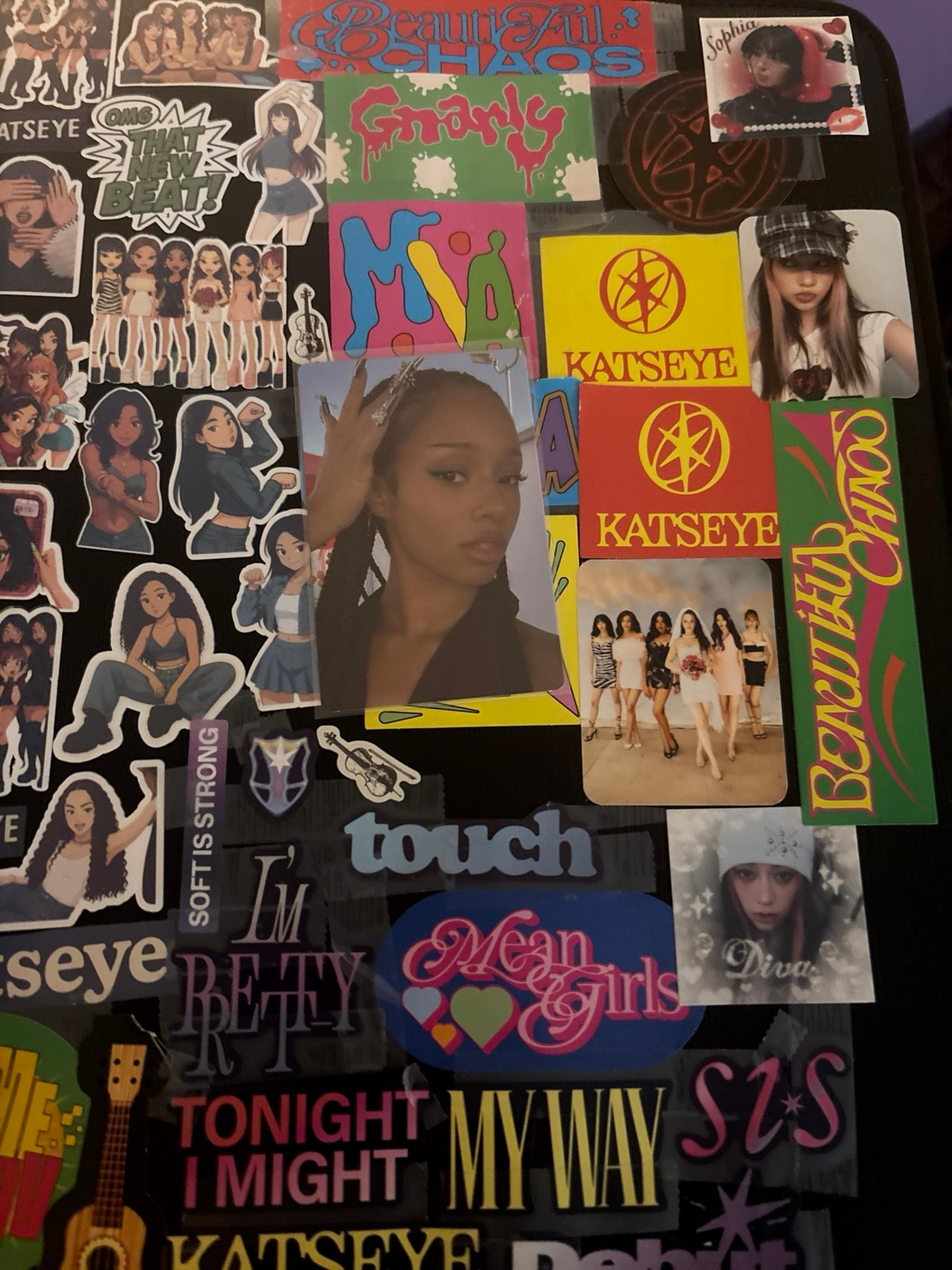 2560x3413 Official Katseye Manon Lightstick photocard