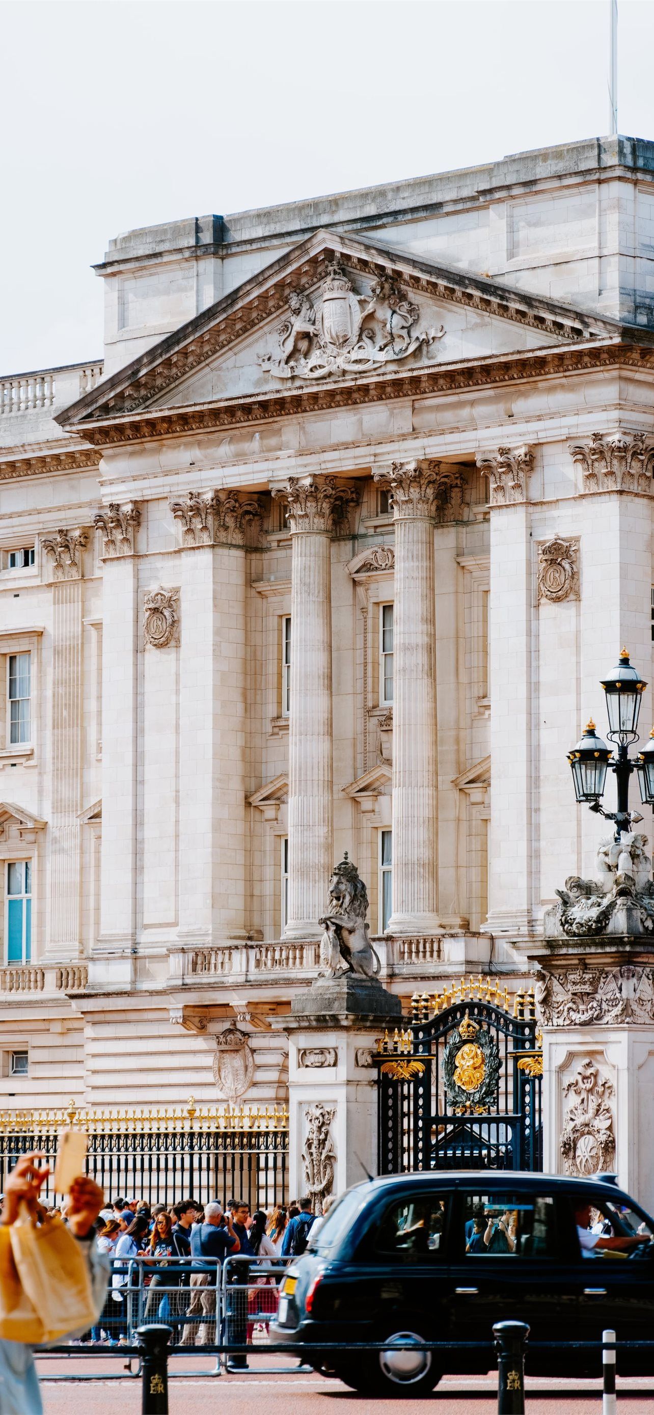 1284x2778 buckingham palace iPhone Wallpaper Free Download