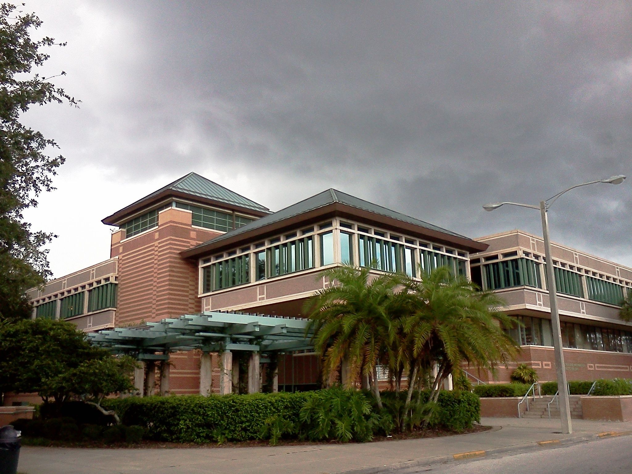 2048x1536 University of South Florida School of Information