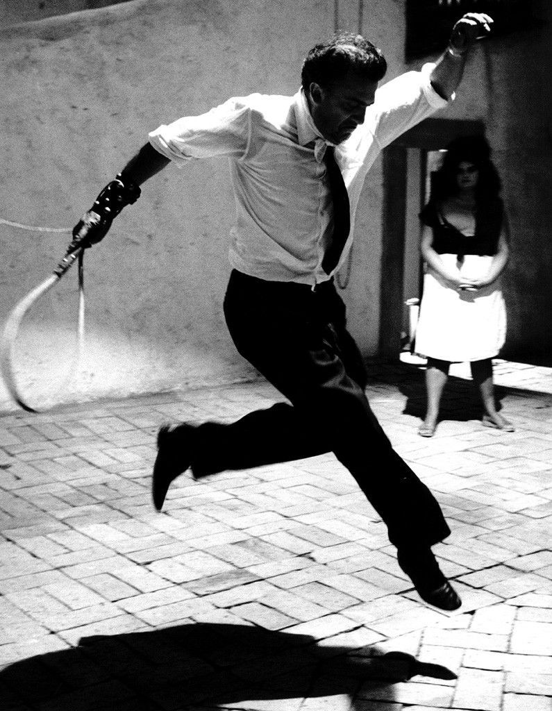 795x1024 Federico Fellini Wallpaper
