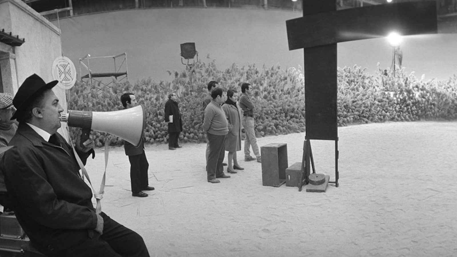 1600x900 And His Ship Sails On: Federico Fellini