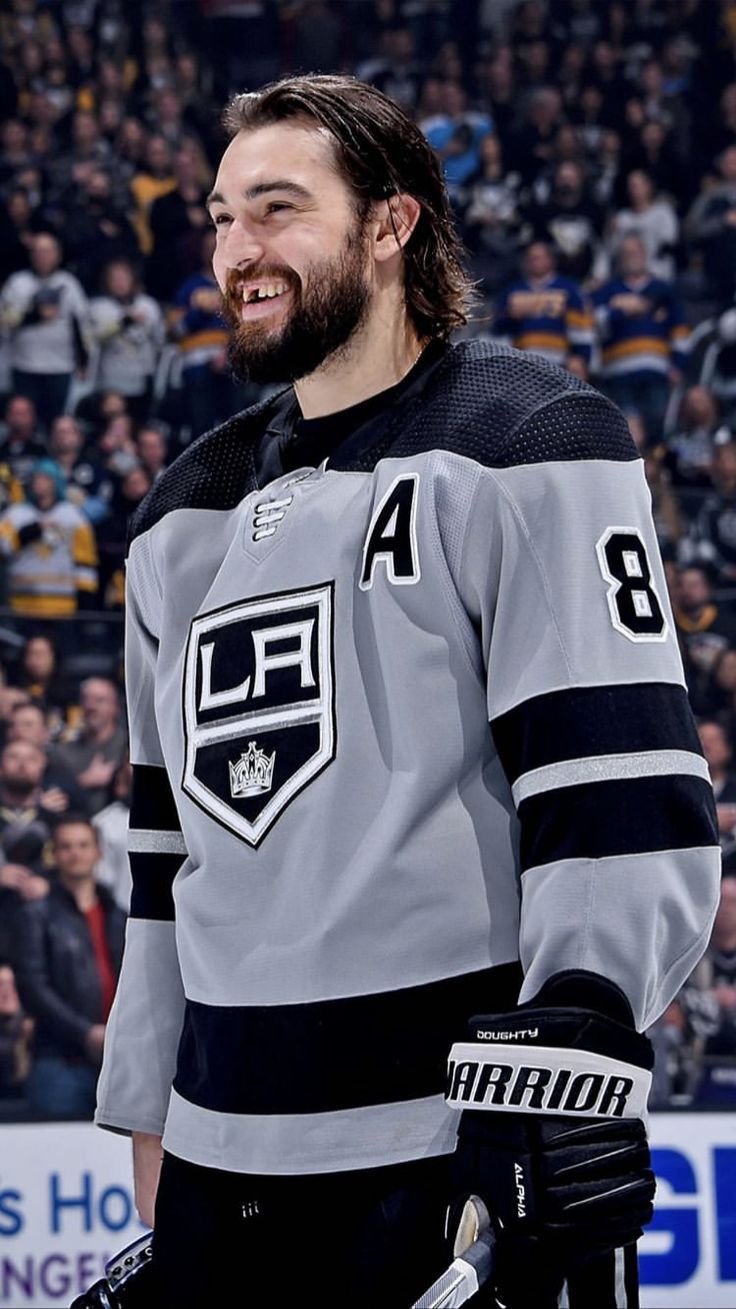 736x1309 Drew Doughty