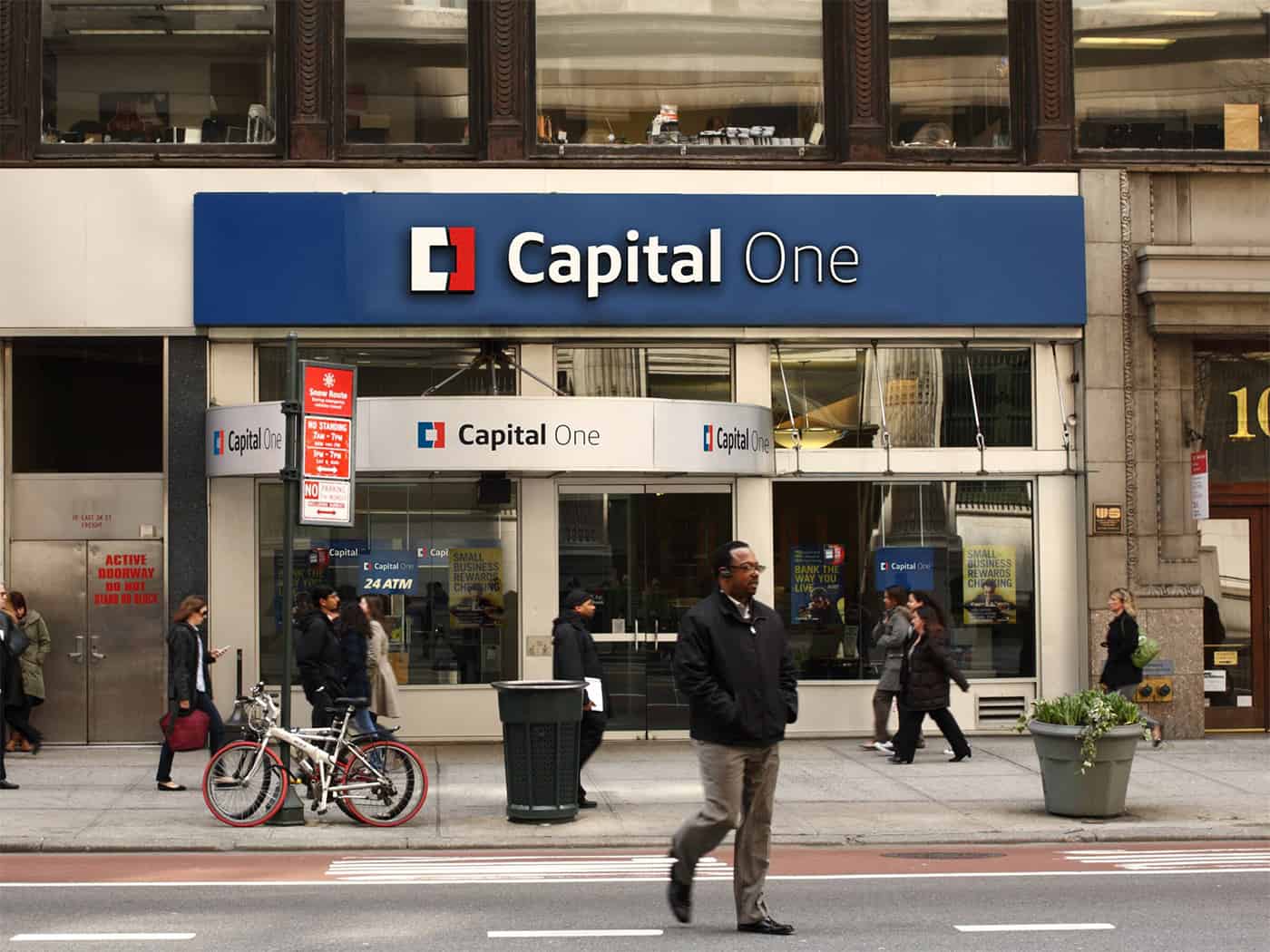 1400x1050 Banking Redesigned It's Time: CAPITAL ONE. Personal Alhayek Design