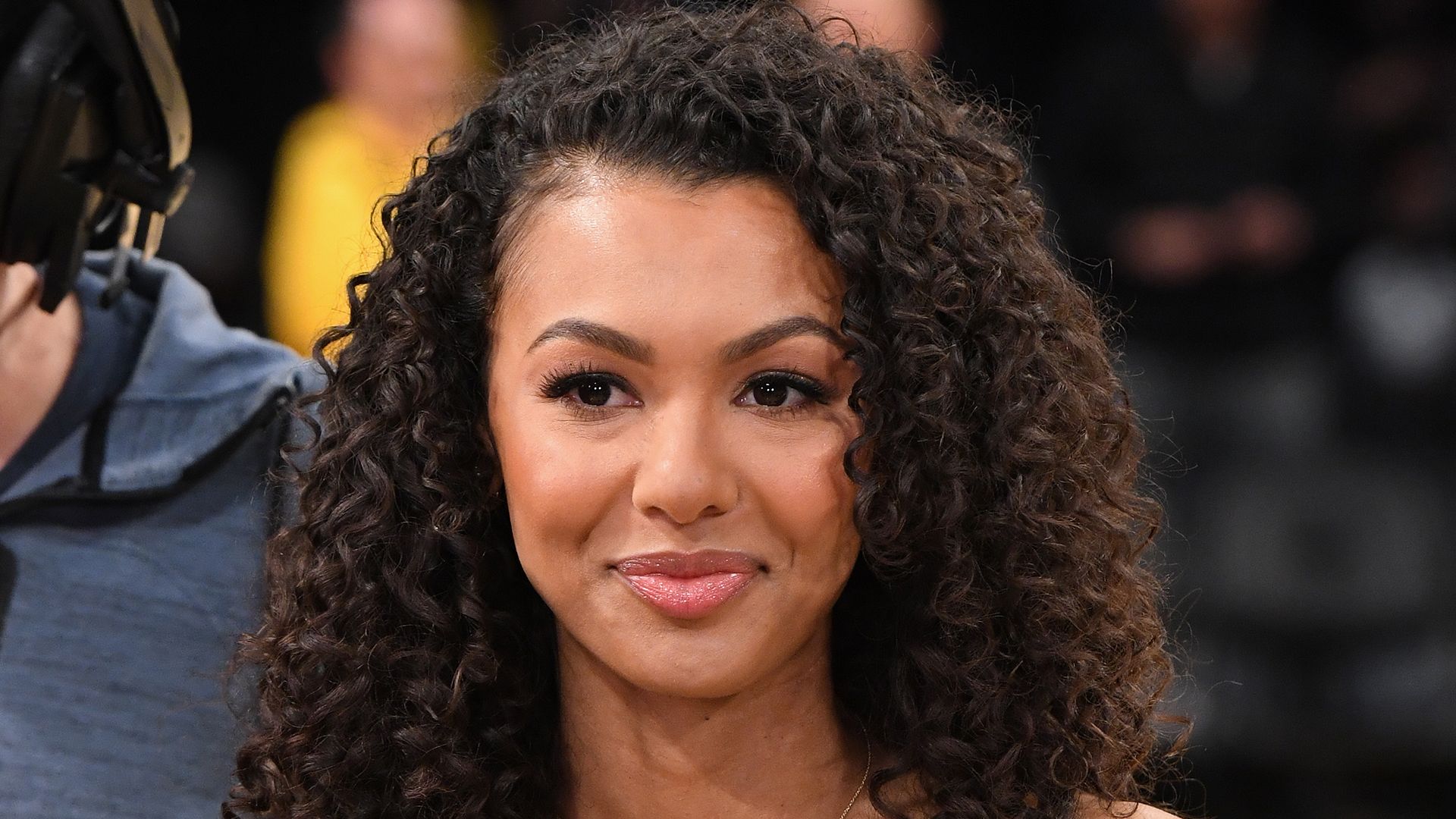 1920x1080 Malika Andrews marries ESPN's Lakers reporter as fans spot special meaning of their wedding date with nod to NBA legend