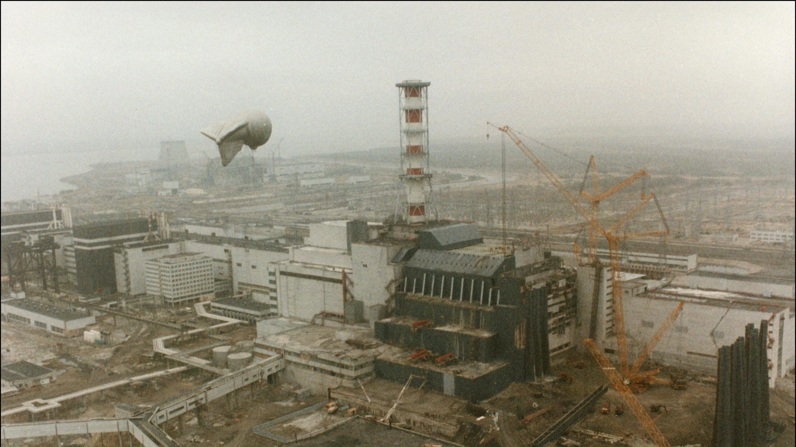 2560x1440 Ukraine Still Fears Another Chernobyl Size Disaster At Europe's Largest Nuclear Plant